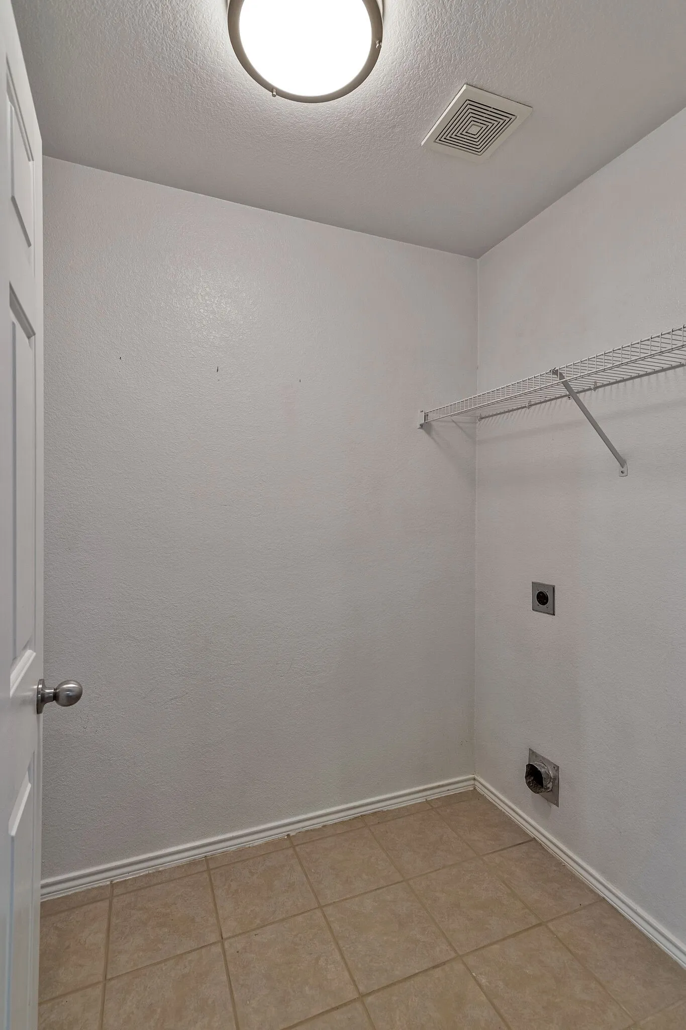 Single Family Residence For Rent in Denton County , 1817 Kittredge Way, Fort Worth, Texas 76247, 3 Bedroom, 2 Bathroom, 2 Garage spaces, 1,647 Sqft, built in 2006, mls#21335607, Real Estate Agent in Fort Worth, Homes For Rent in Denton county, Homes For Rent in Fort Worth, Realtor in Fort Worth Texas, Real Estate Brokerage Independent Realty Texas, Luminita Cordes Realtor
