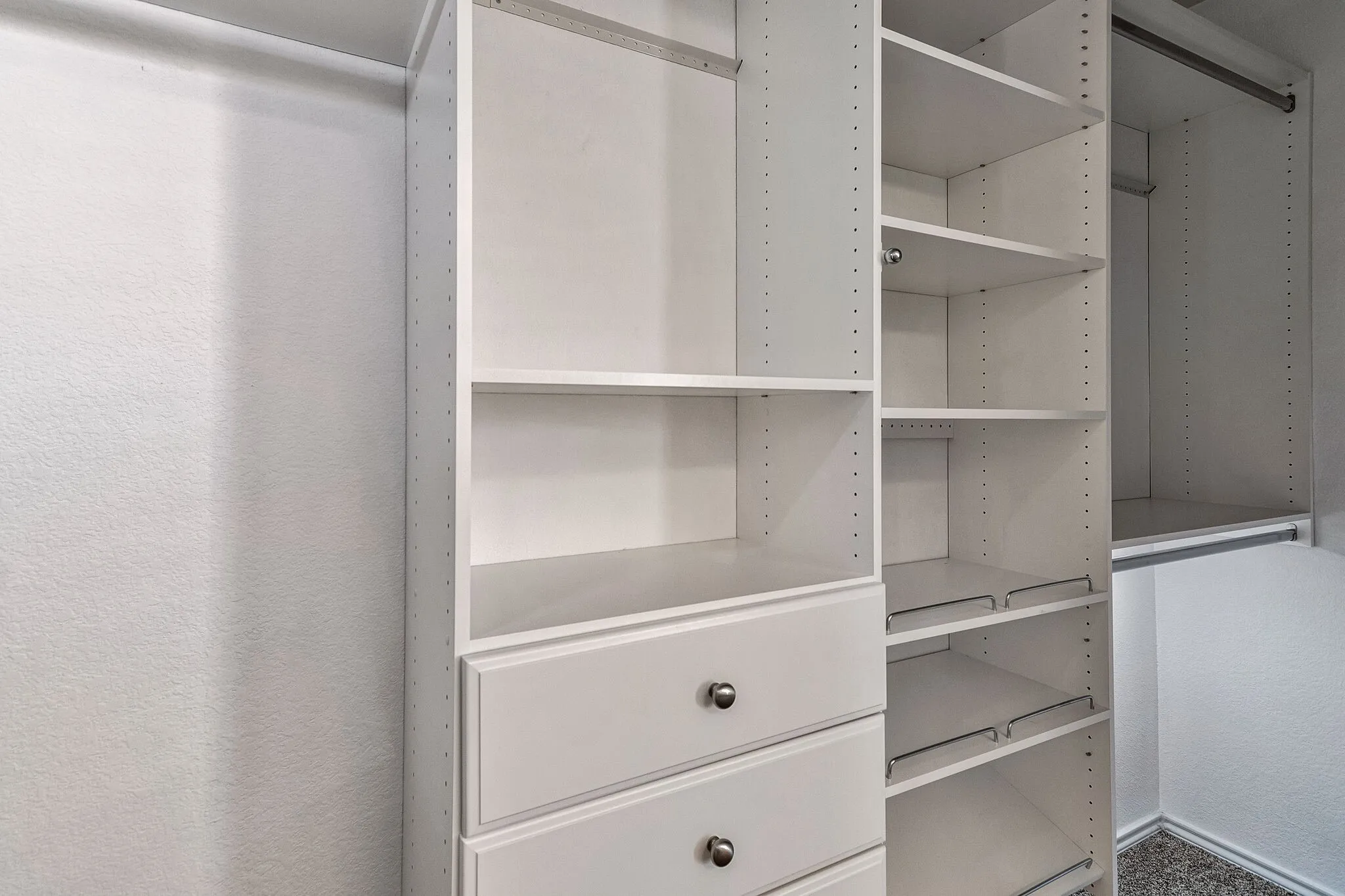 Single Family Residence For Rent in Denton County , 1817 Kittredge Way, Fort Worth, Texas 76247, 3 Bedroom, 2 Bathroom, 2 Garage spaces, 1,647 Sqft, built in 2006, mls#21335607, Real Estate Agent in Fort Worth, Homes For Rent in Denton county, Homes For Rent in Fort Worth, Realtor in Fort Worth Texas, Real Estate Brokerage Independent Realty Texas, Luminita Cordes Realtor