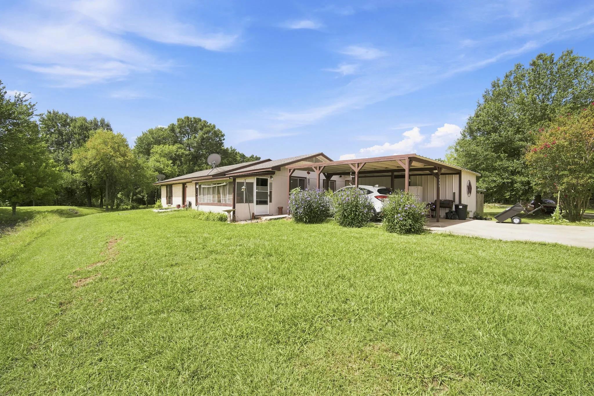 Single Family Residence For Sale in Navarro County , 1255 Fm 667, Purdon, Texas 76679, 2 Bedroom, 2 Bathroom, Garage spaces, 1,200 Sqft, built in 1985, mls#21335609, Real Estate Agent in Purdon, Homes For Sale in Navarro county, Homes For Sale in Purdon, Realtor in Purdon Texas, Real Estate Brokerage Independent Realty Texas, Luminita Cordes Realtor