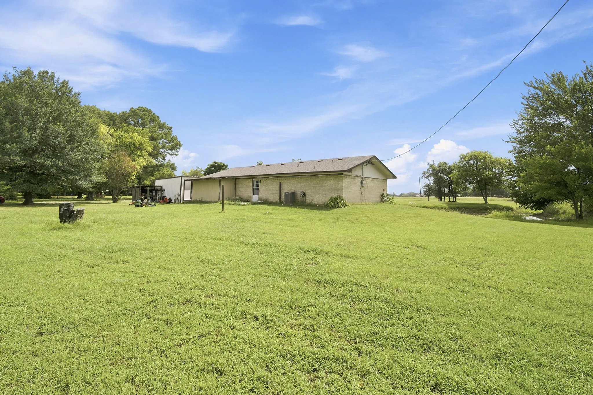 Single Family Residence For Sale in Navarro County , 1255 Fm 667, Purdon, Texas 76679, 2 Bedroom, 2 Bathroom, Garage spaces, 1,200 Sqft, built in 1985, mls#21335609, Real Estate Agent in Purdon, Homes For Sale in Navarro county, Homes For Sale in Purdon, Realtor in Purdon Texas, Real Estate Brokerage Independent Realty Texas, Luminita Cordes Realtor