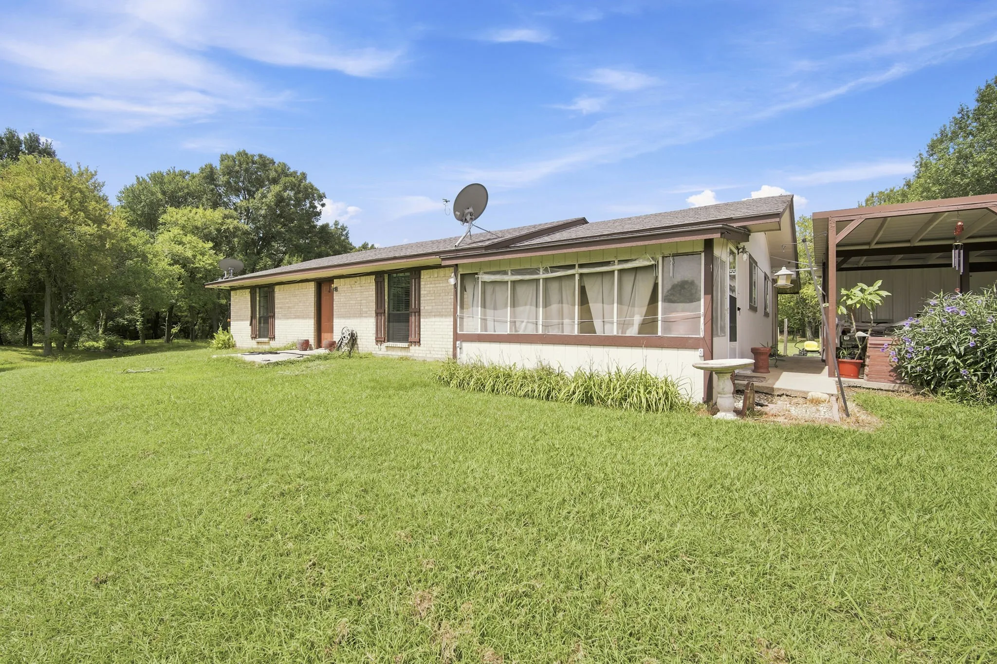 Single Family Residence For Sale in Navarro County , 1255 Fm 667, Purdon, Texas 76679, 2 Bedroom, 2 Bathroom, Garage spaces, 1,200 Sqft, built in 1985, mls#21335609, Real Estate Agent in Purdon, Homes For Sale in Navarro county, Homes For Sale in Purdon, Realtor in Purdon Texas, Real Estate Brokerage Independent Realty Texas, Luminita Cordes Realtor