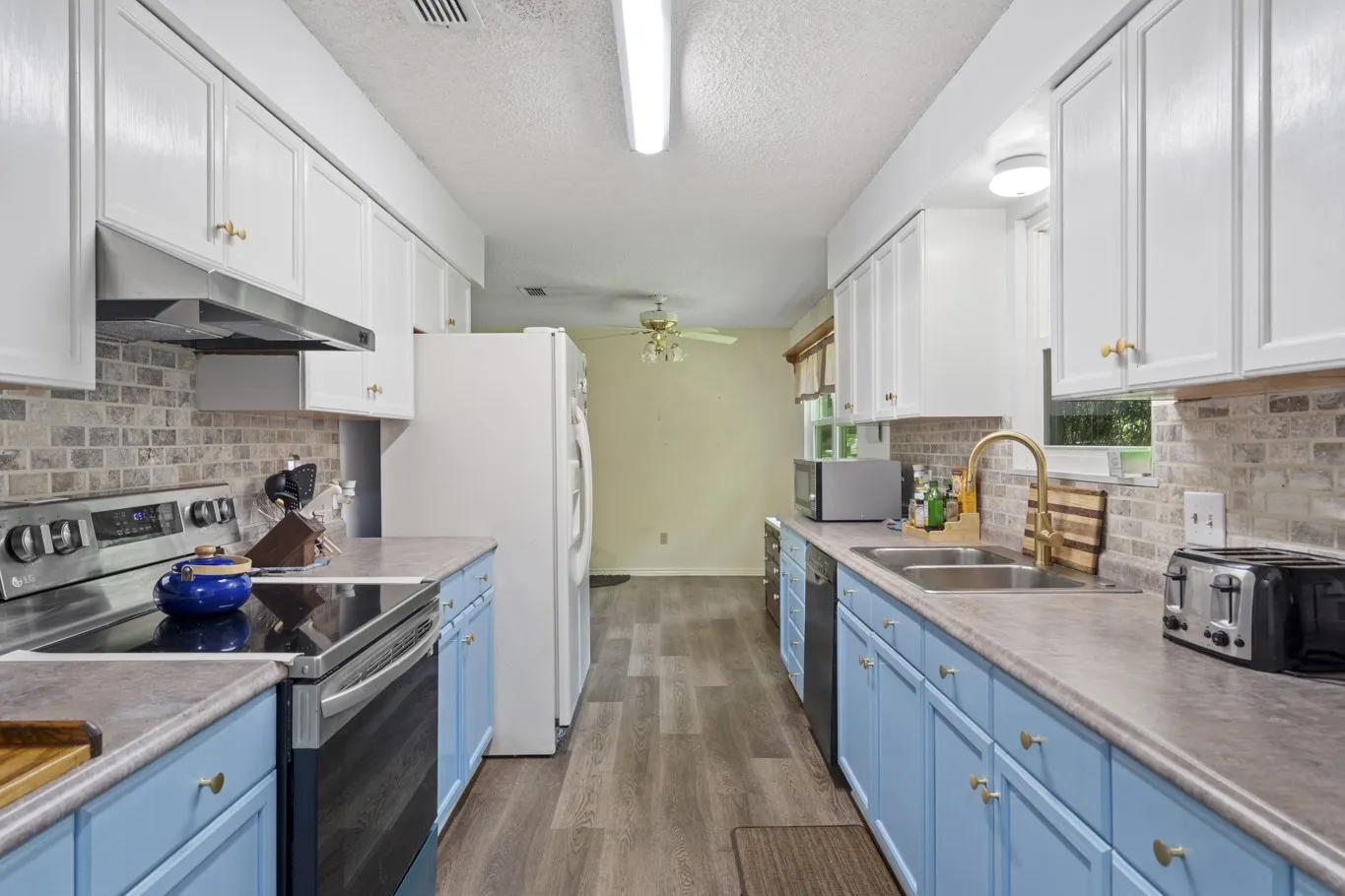 electric range/ refrigerator