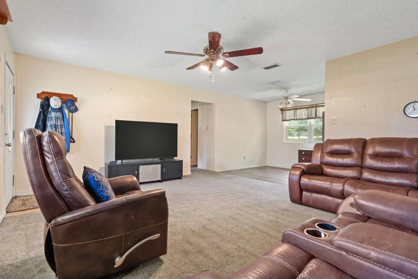 Single Family Residence For Sale in Rains County , 1282 Rs County Road 3325, Emory, Texas 75440, 3 Bedroom, 2 Bathroom, Garage spaces, 1,320 Sqft, built in 1993, mls#21335616, Real Estate Agent in Emory, Homes For Sale in Rains county, Homes For Sale in Emory, Realtor in Emory Texas, Real Estate Brokerage Independent Realty Texas, Luminita Cordes Realtor
