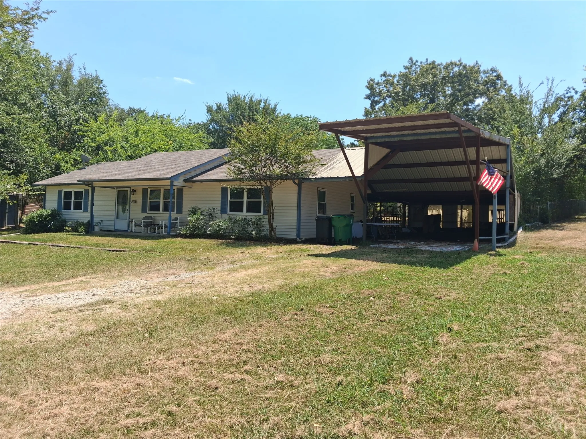 Single Family Residence For Sale in Rains County , 1282 Rs County Road 3325, Emory, Texas 75440, 3 Bedroom, 2 Bathroom, Garage spaces, 1,320 Sqft, built in 1993, mls#21335616, Real Estate Agent in Emory, Homes For Sale in Rains county, Homes For Sale in Emory, Realtor in Emory Texas, Real Estate Brokerage Independent Realty Texas, Luminita Cordes Realtor