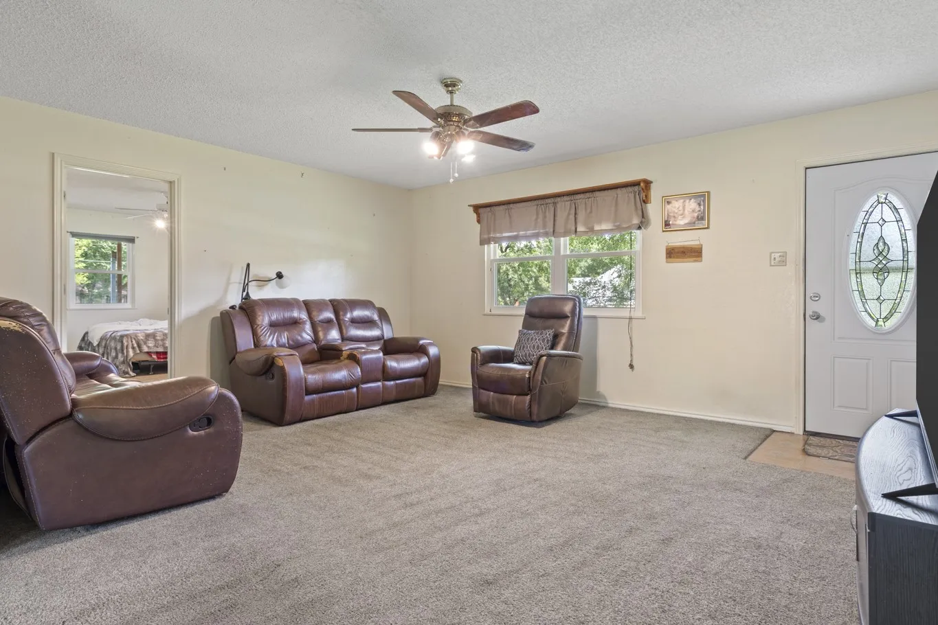 Single Family Residence For Sale in Rains County , 1282 Rs County Road 3325, Emory, Texas 75440, 3 Bedroom, 2 Bathroom, Garage spaces, 1,320 Sqft, built in 1993, mls#21335616, Real Estate Agent in Emory, Homes For Sale in Rains county, Homes For Sale in Emory, Realtor in Emory Texas, Real Estate Brokerage Independent Realty Texas, Luminita Cordes Realtor