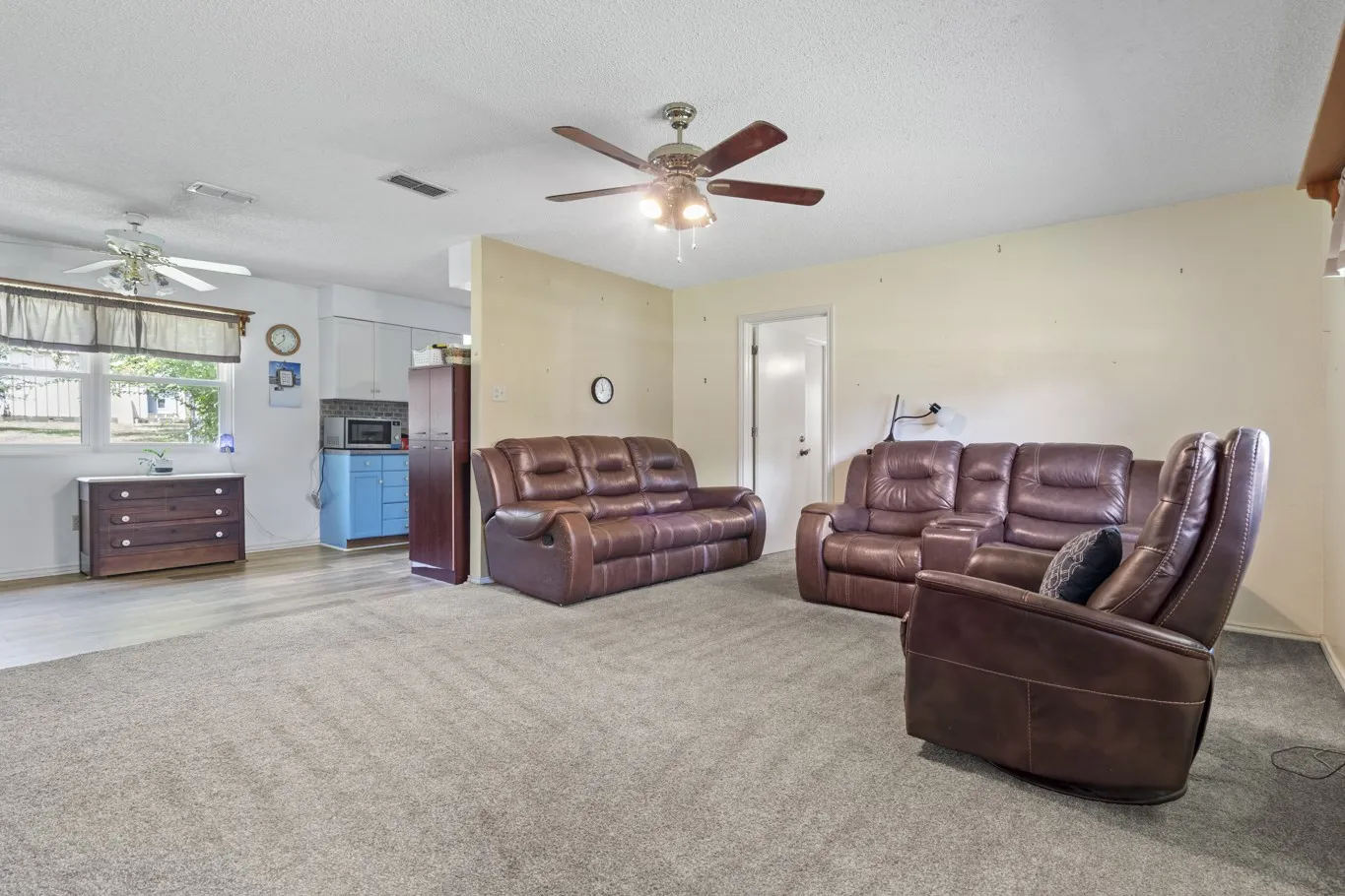 Single Family Residence For Sale in Rains County , 1282 Rs County Road 3325, Emory, Texas 75440, 3 Bedroom, 2 Bathroom, Garage spaces, 1,320 Sqft, built in 1993, mls#21335616, Real Estate Agent in Emory, Homes For Sale in Rains county, Homes For Sale in Emory, Realtor in Emory Texas, Real Estate Brokerage Independent Realty Texas, Luminita Cordes Realtor