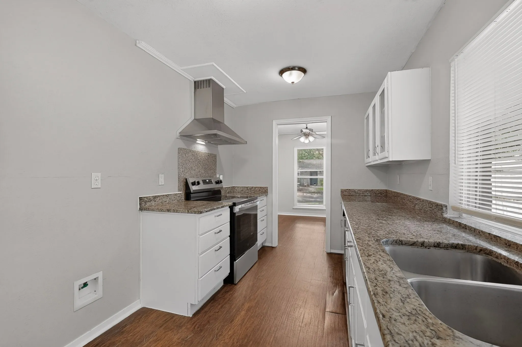 Single Family Residence For Sale in Dallas County , 433 Solitude Drive, Garland, Texas 75043, 3 Bedrooms, 2 Bathrooms, 2 Garage spaces, 1,675 Sqft, built in 1974, Price $280,000, mls#21335618, Real Estate Agent in Garland, Homes For Sale in Dallas county, Homes For Sale in Garland, Realtor in Garland Texas, Real Estate Brokerage Independent Realty Texas, Luminita Cordes Realtor