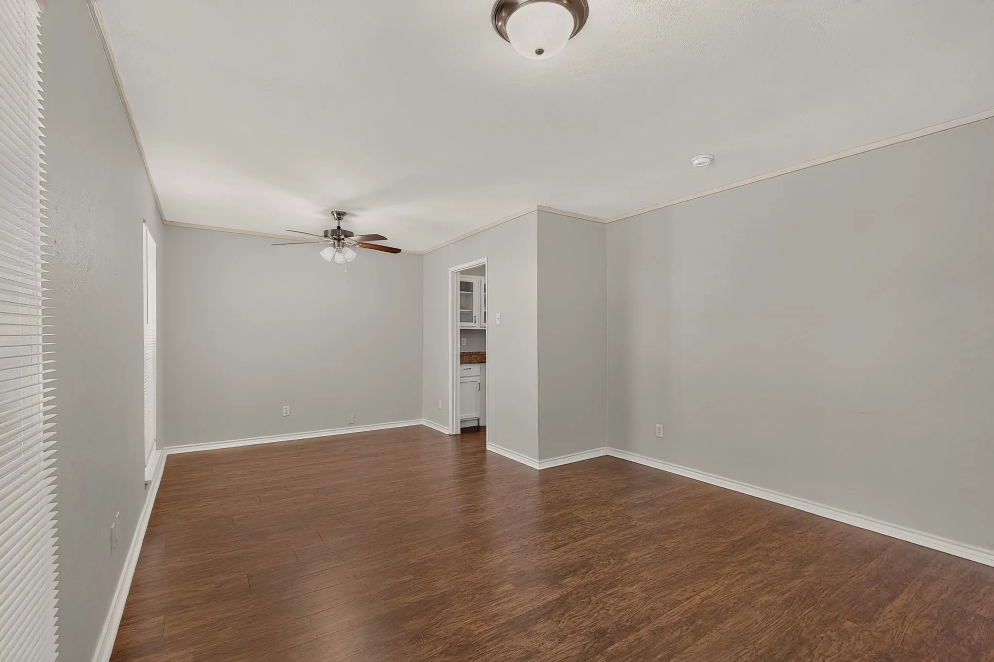 Single Family Residence For Sale in Dallas County , 433 Solitude Drive, Garland, Texas 75043, 3 Bedrooms, 2 Bathrooms, 2 Garage spaces, 1,675 Sqft, built in 1974, Price $280,000, mls#21335618, Real Estate Agent in Garland, Homes For Sale in Dallas county, Homes For Sale in Garland, Realtor in Garland Texas, Real Estate Brokerage Independent Realty Texas, Luminita Cordes Realtor