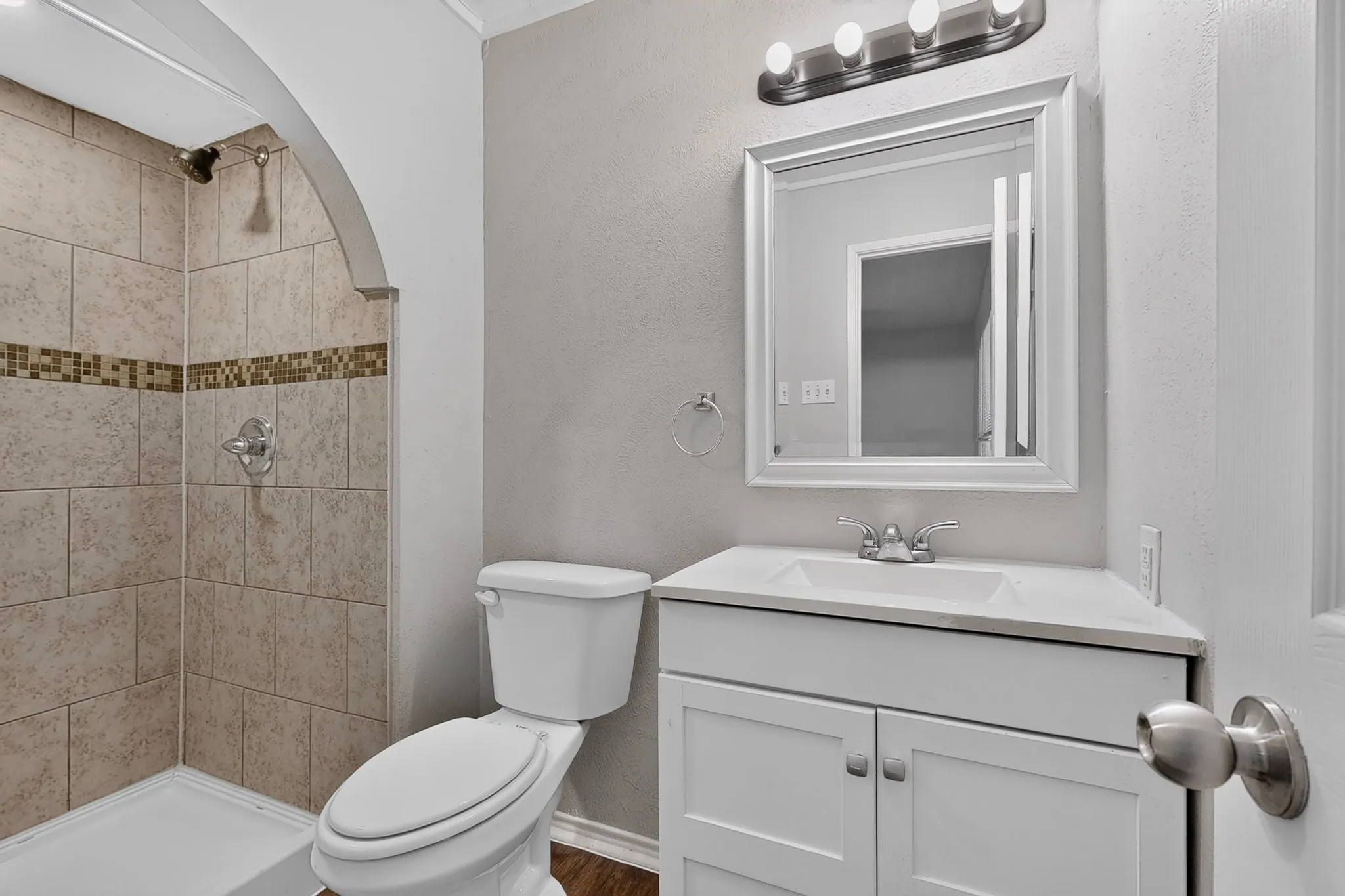 Single Family Residence For Sale in Dallas County , 433 Solitude Drive, Garland, Texas 75043, 3 Bedrooms, 2 Bathrooms, 2 Garage spaces, 1,675 Sqft, built in 1974, Price $280,000, mls#21335618, Real Estate Agent in Garland, Homes For Sale in Dallas county, Homes For Sale in Garland, Realtor in Garland Texas, Real Estate Brokerage Independent Realty Texas, Luminita Cordes Realtor
