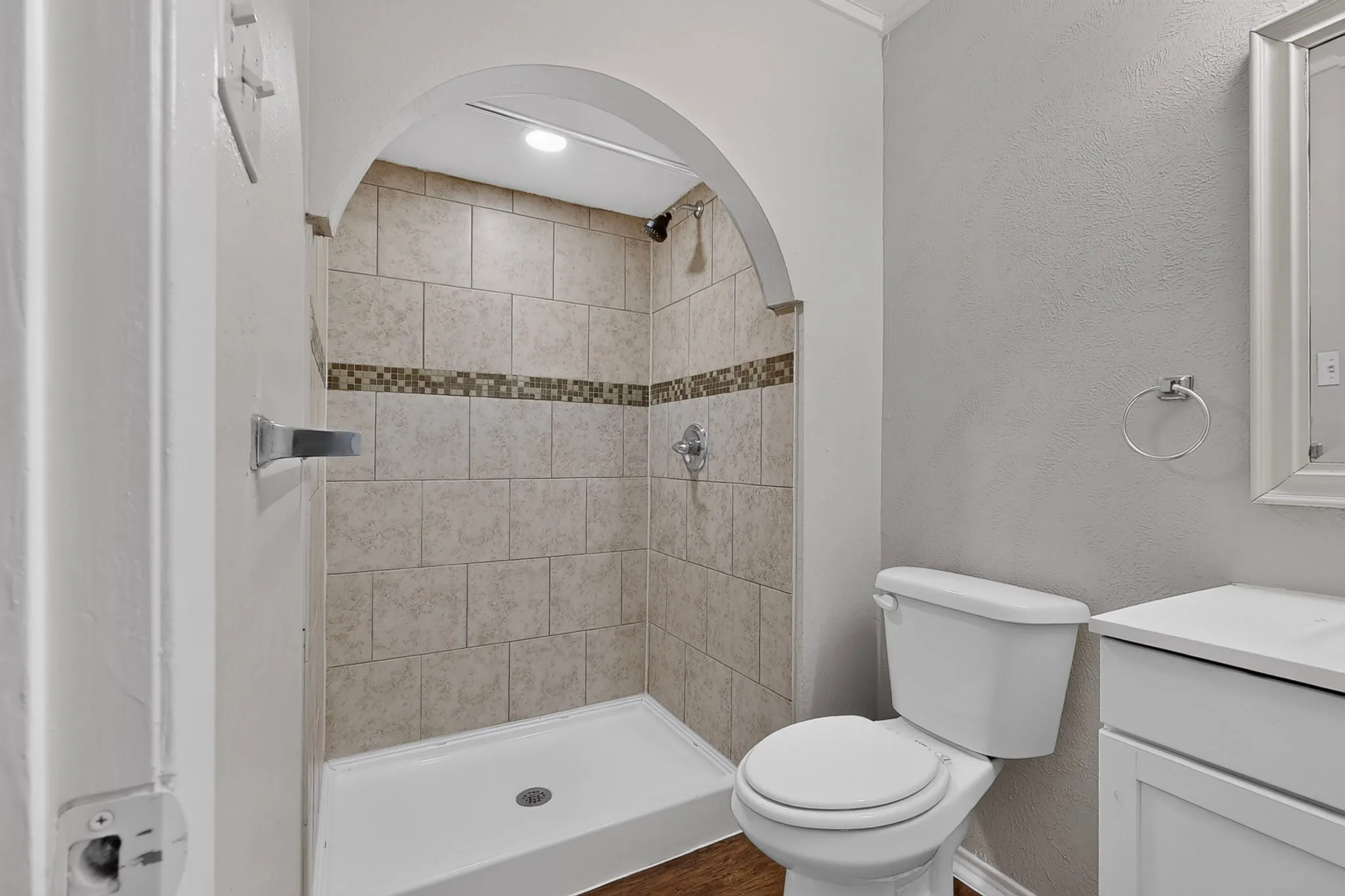 Single Family Residence For Sale in Dallas County , 433 Solitude Drive, Garland, Texas 75043, 3 Bedrooms, 2 Bathrooms, 2 Garage spaces, 1,675 Sqft, built in 1974, Price $280,000, mls#21335618, Real Estate Agent in Garland, Homes For Sale in Dallas county, Homes For Sale in Garland, Realtor in Garland Texas, Real Estate Brokerage Independent Realty Texas, Luminita Cordes Realtor