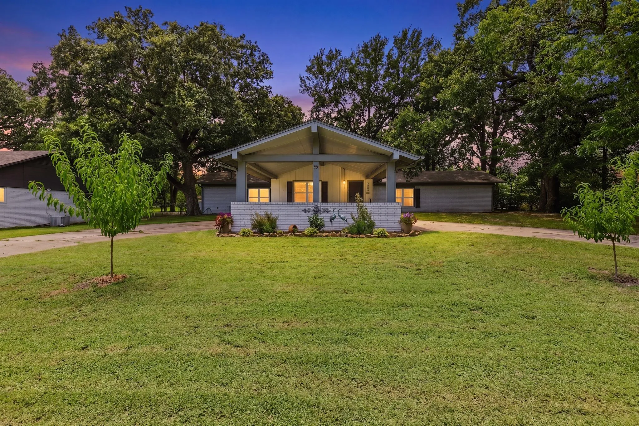 Single Family Residence For Sale in Hunt County , 3007 Tanglewood Drive, Commerce, Texas 75428, 3 Bedroom, 2 Bathroom, Garage spaces, 1,920 Sqft, built in 1967, mls#21292919, Real Estate Agent in Commerce, Homes For Sale in Hunt county, Homes For Sale in Commerce, Realtor in Commerce Texas, Real Estate Brokerage Independent Realty Texas, Luminita Cordes Realtor