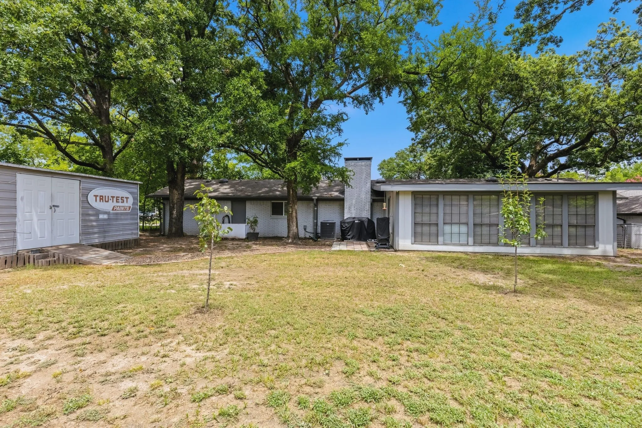 Single Family Residence For Sale in Hunt County , 3007 Tanglewood Drive, Commerce, Texas 75428, 3 Bedroom, 2 Bathroom, Garage spaces, 1,920 Sqft, built in 1967, mls#21292919, Real Estate Agent in Commerce, Homes For Sale in Hunt county, Homes For Sale in Commerce, Realtor in Commerce Texas, Real Estate Brokerage Independent Realty Texas, Luminita Cordes Realtor
