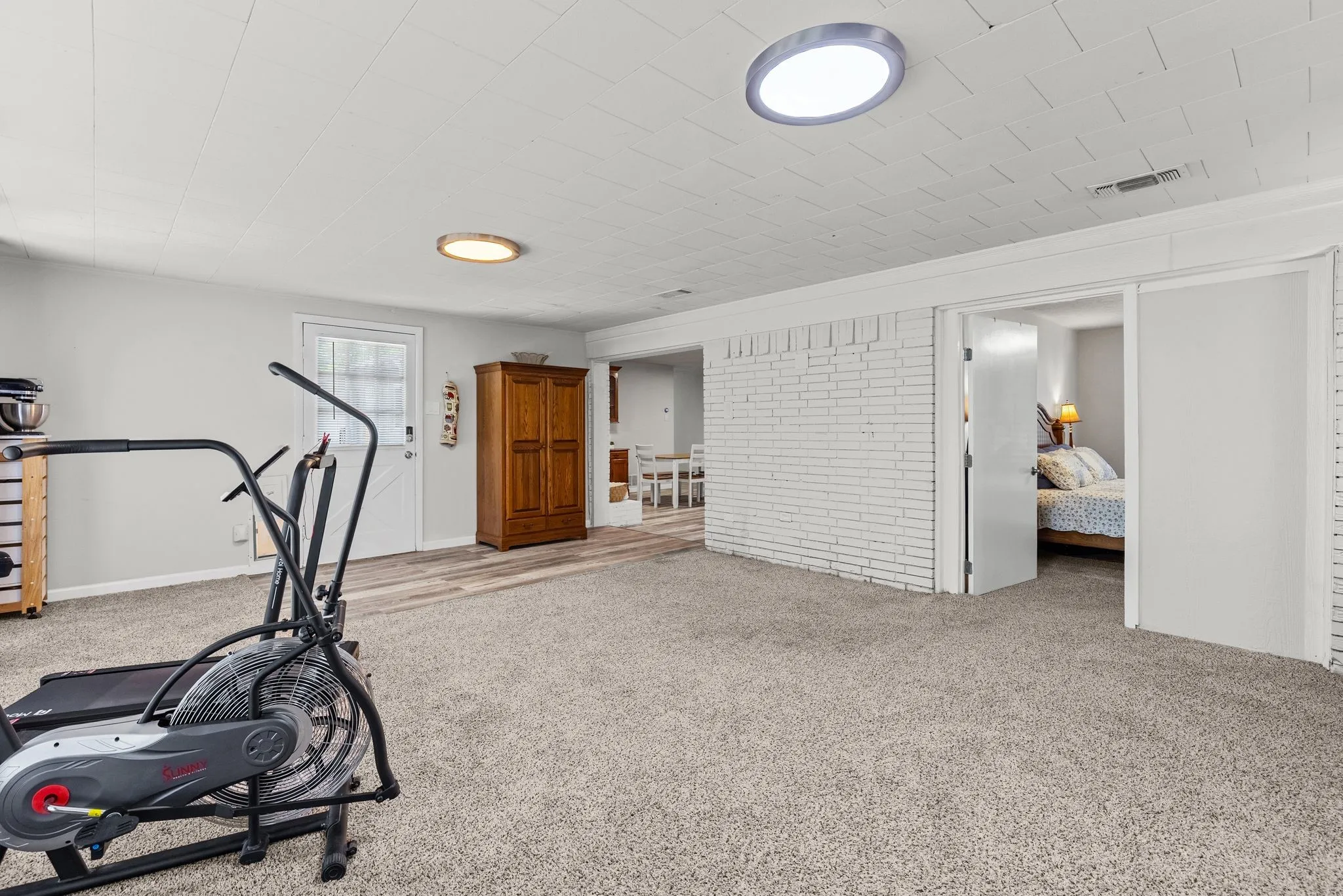 Single Family Residence For Sale in Hunt County , 3007 Tanglewood Drive, Commerce, Texas 75428, 3 Bedroom, 2 Bathroom, Garage spaces, 1,920 Sqft, built in 1967, mls#21292919, Real Estate Agent in Commerce, Homes For Sale in Hunt county, Homes For Sale in Commerce, Realtor in Commerce Texas, Real Estate Brokerage Independent Realty Texas, Luminita Cordes Realtor