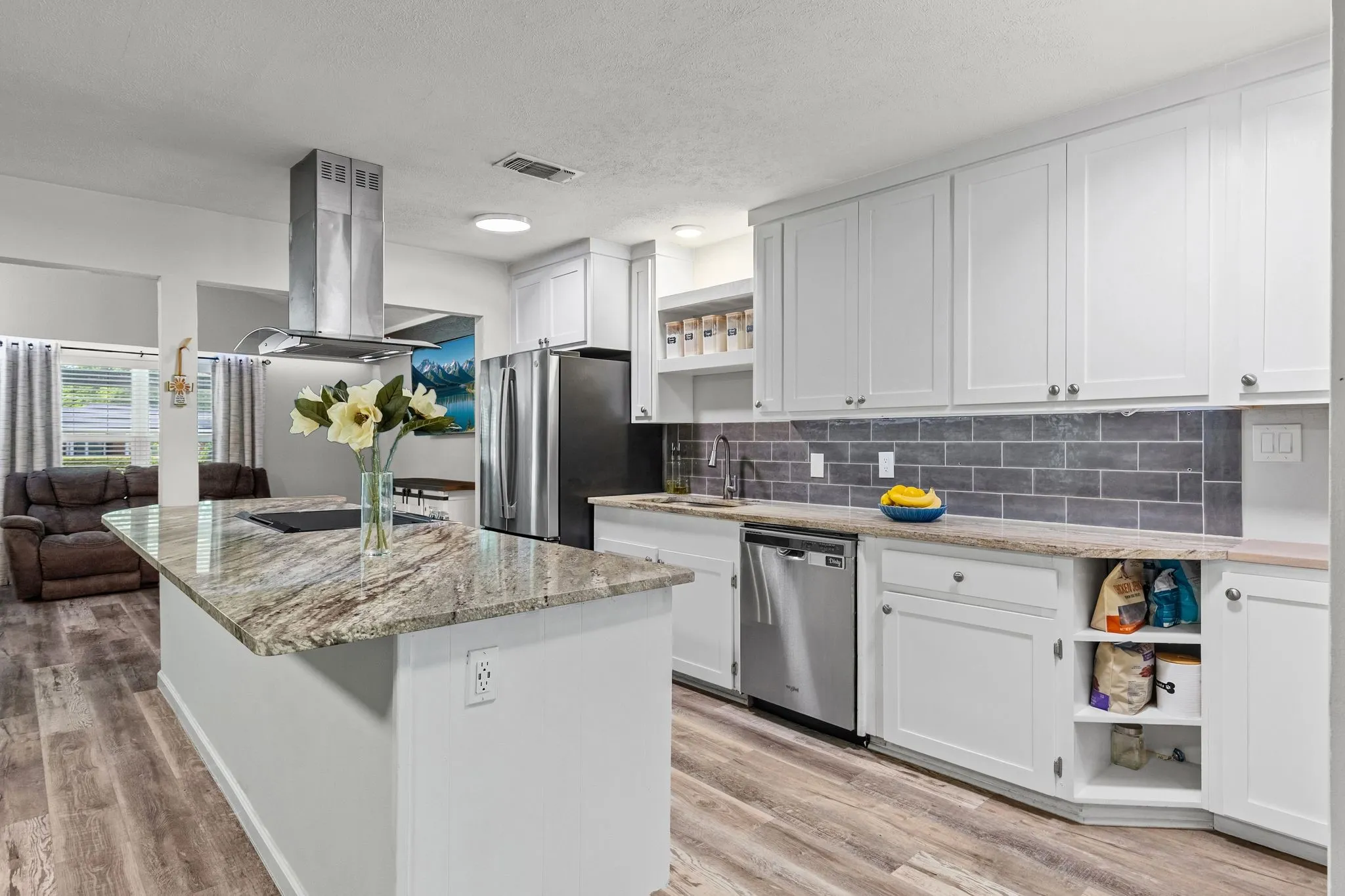 Single Family Residence For Sale in Hunt County , 3007 Tanglewood Drive, Commerce, Texas 75428, 3 Bedroom, 2 Bathroom, Garage spaces, 1,920 Sqft, built in 1967, mls#21292919, Real Estate Agent in Commerce, Homes For Sale in Hunt county, Homes For Sale in Commerce, Realtor in Commerce Texas, Real Estate Brokerage Independent Realty Texas, Luminita Cordes Realtor