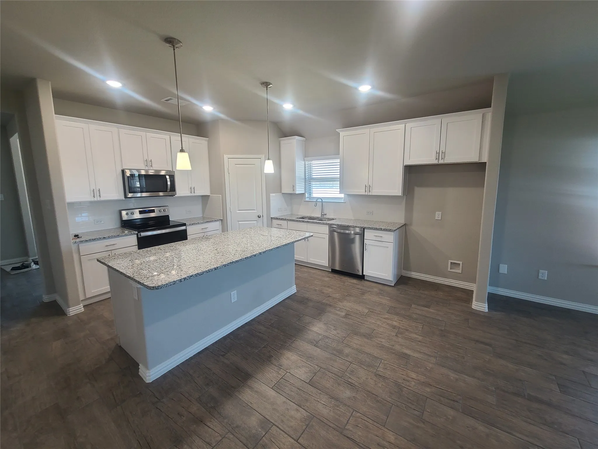 Single Family Residence For Sale in Denton County , 321 Ranch Road, Justin, Texas 76247, 3 Bedroom, 2 Bathroom, 2 Garage spaces, 1,896 Sqft, built in 2022, mls#21335636, Real Estate Agent in Justin, Homes For Sale in Denton county, Homes For Sale in Justin, Realtor in Justin Texas, Real Estate Brokerage Independent Realty Texas, Luminita Cordes Realtor
