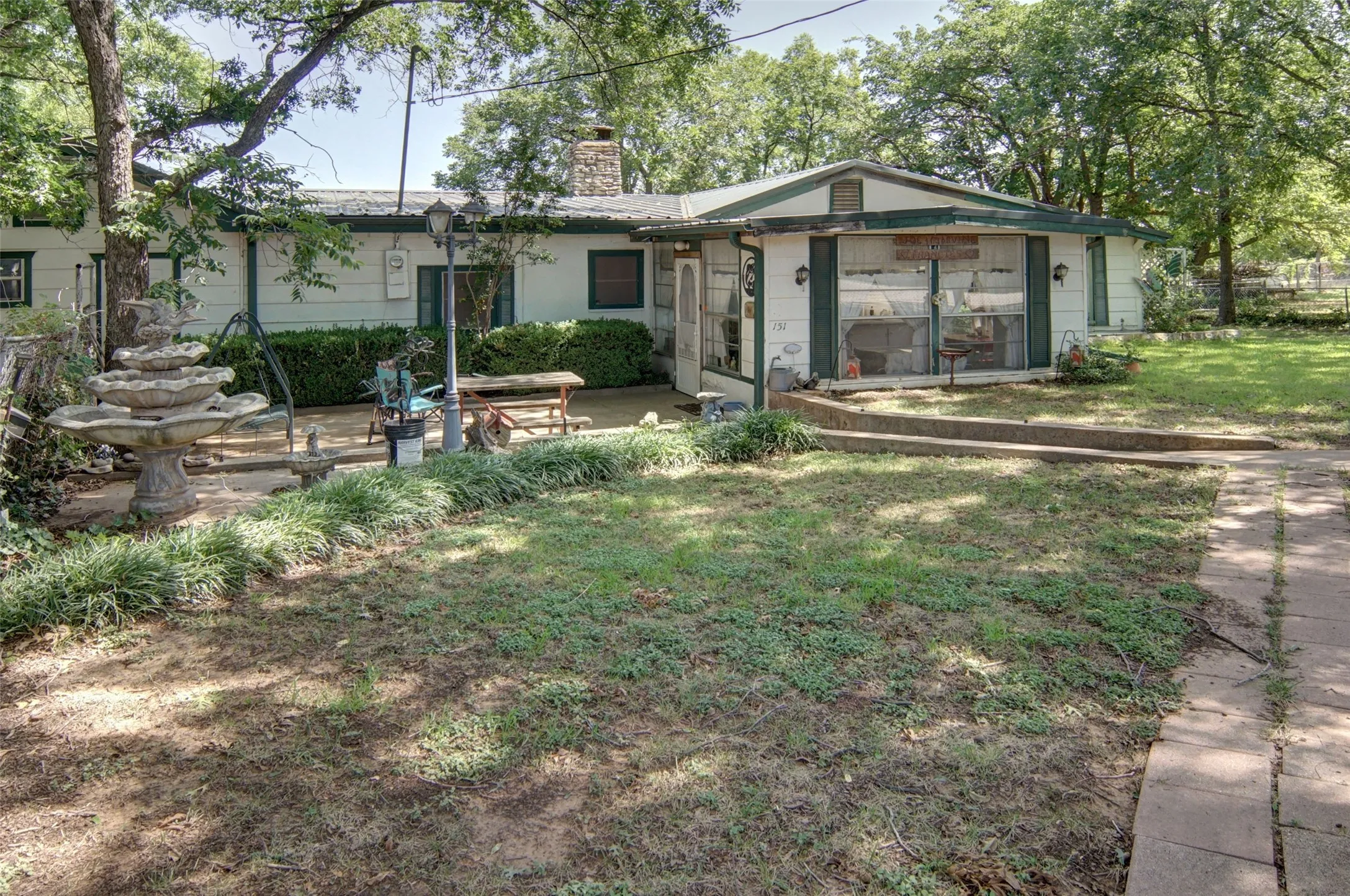Single Family Residence For Sale in Palo Pinto County , 151 Rock Creek Loop, Possum Kingdom Lake, Texas 76449, 5 Bedroom, 4 Bathroom, Garage spaces, 2,913 Sqft, built in 1940, mls#21335653, Real Estate Agent in Possum Kingdom Lake, Homes For Sale in Palo Pinto county, Homes For Sale in Possum Kingdom Lake, Realtor in Possum Kingdom Lake Texas, Real Estate Brokerage Independent Realty Texas, Luminita Cordes Realtor