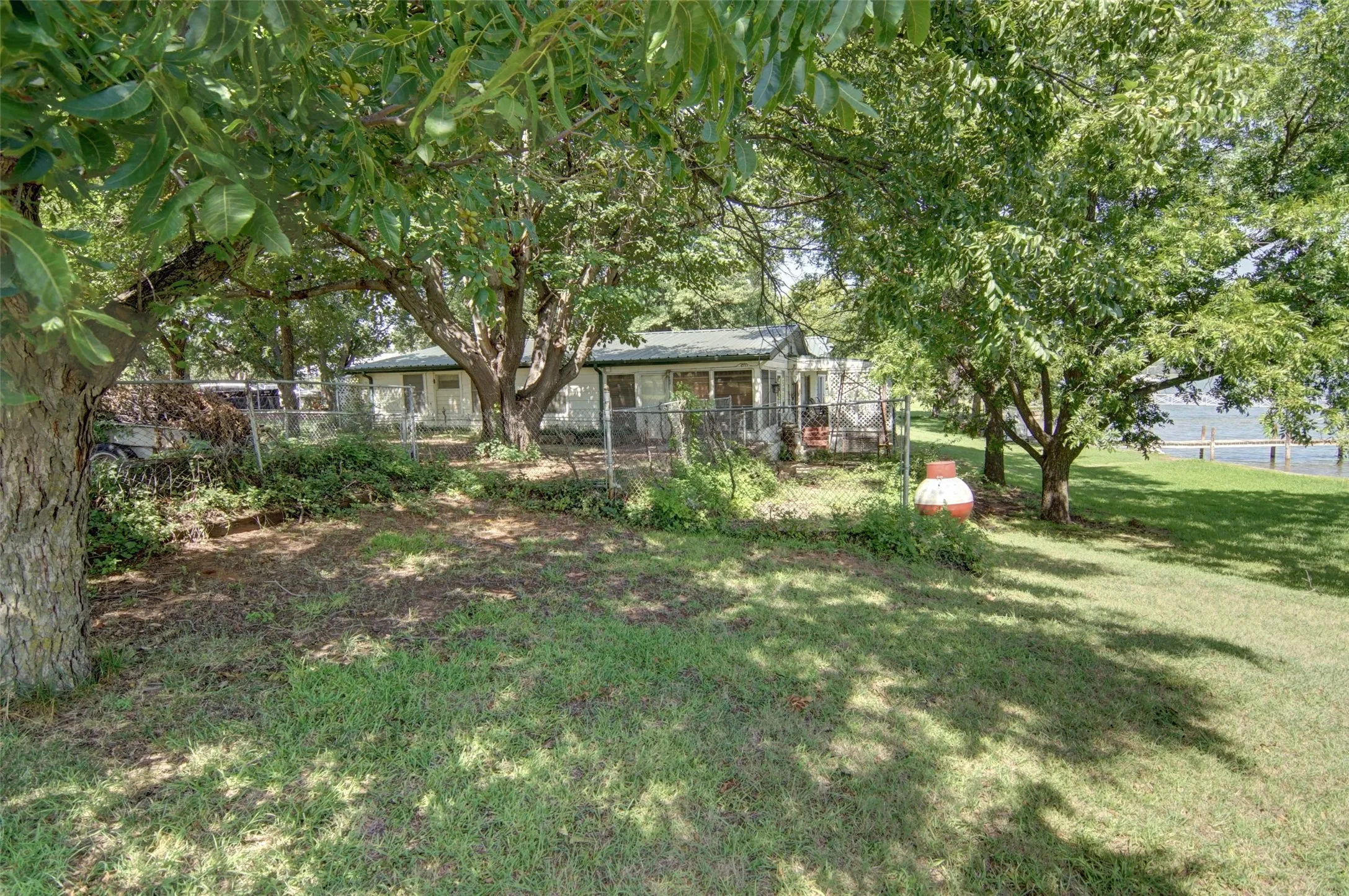 Single Family Residence For Sale in Palo Pinto County , 151 Rock Creek Loop, Possum Kingdom Lake, Texas 76449, 5 Bedroom, 4 Bathroom, Garage spaces, 2,913 Sqft, built in 1940, mls#21335653, Real Estate Agent in Possum Kingdom Lake, Homes For Sale in Palo Pinto county, Homes For Sale in Possum Kingdom Lake, Realtor in Possum Kingdom Lake Texas, Real Estate Brokerage Independent Realty Texas, Luminita Cordes Realtor