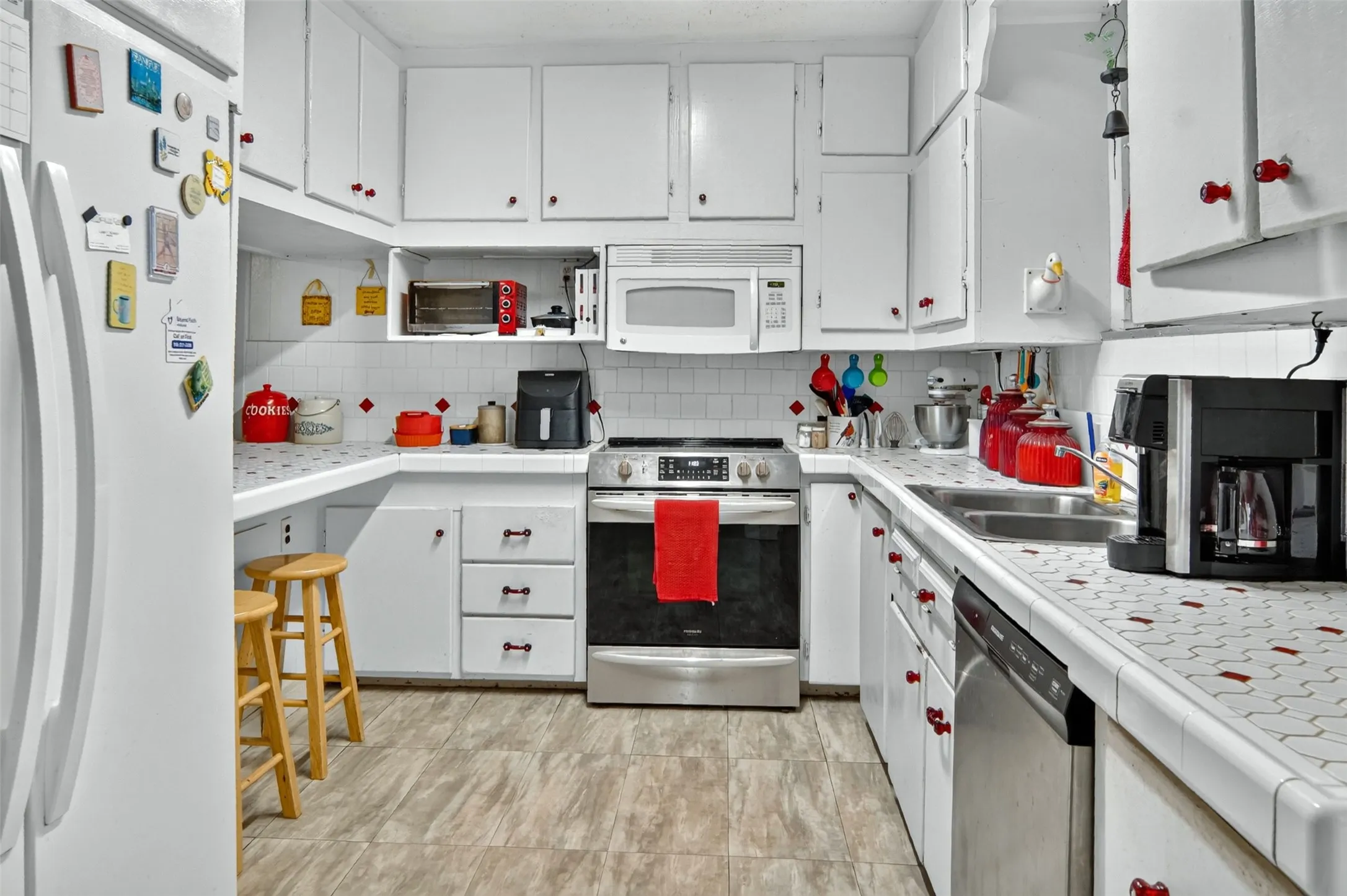 Single Family Residence For Sale in Palo Pinto County , 151 Rock Creek Loop, Possum Kingdom Lake, Texas 76449, 5 Bedroom, 4 Bathroom, Garage spaces, 2,913 Sqft, built in 1940, mls#21335653, Real Estate Agent in Possum Kingdom Lake, Homes For Sale in Palo Pinto county, Homes For Sale in Possum Kingdom Lake, Realtor in Possum Kingdom Lake Texas, Real Estate Brokerage Independent Realty Texas, Luminita Cordes Realtor