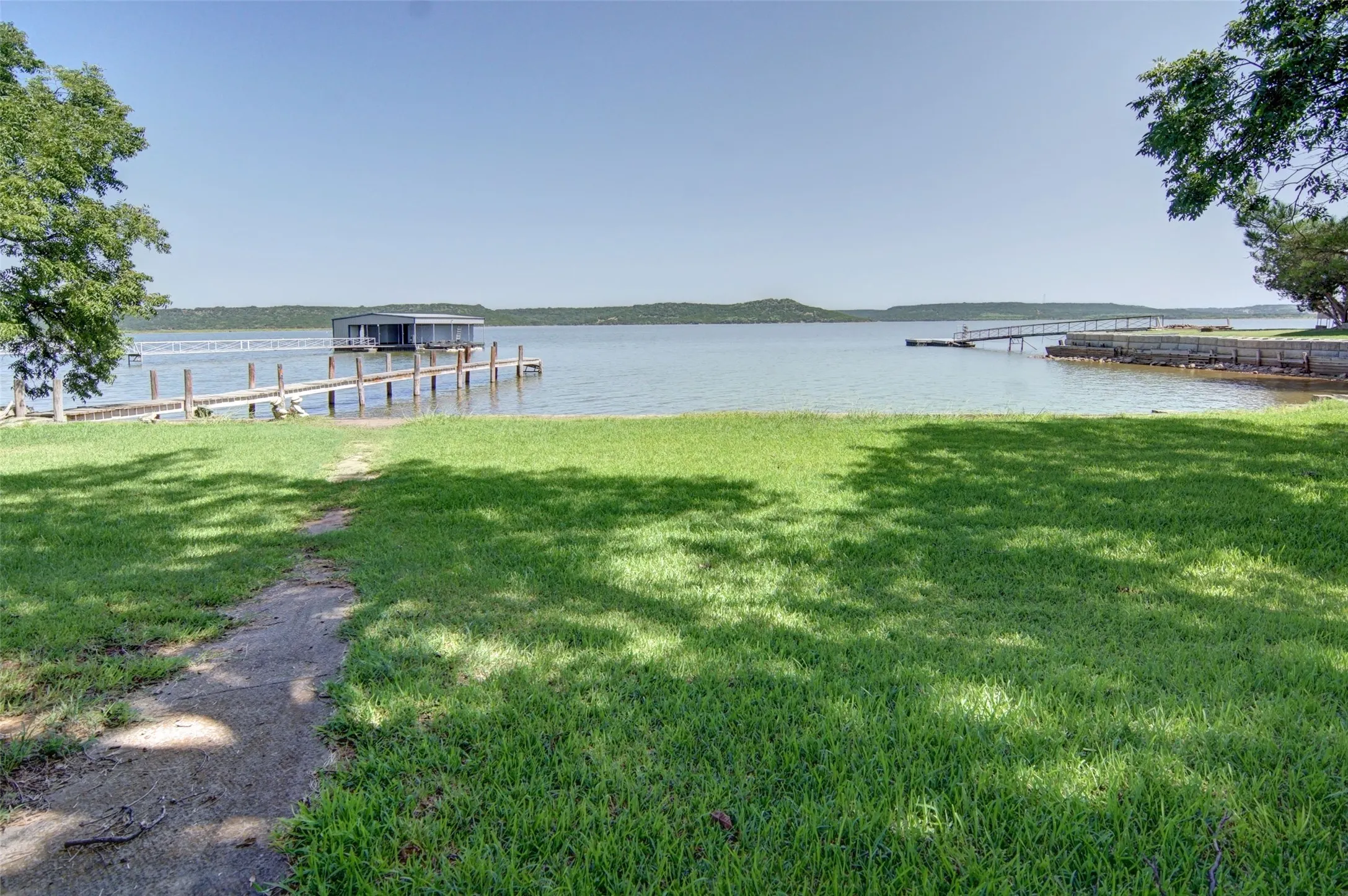 Single Family Residence For Sale in Palo Pinto County , 151 Rock Creek Loop, Possum Kingdom Lake, Texas 76449, 5 Bedroom, 4 Bathroom, Garage spaces, 2,913 Sqft, built in 1940, mls#21335653, Real Estate Agent in Possum Kingdom Lake, Homes For Sale in Palo Pinto county, Homes For Sale in Possum Kingdom Lake, Realtor in Possum Kingdom Lake Texas, Real Estate Brokerage Independent Realty Texas, Luminita Cordes Realtor