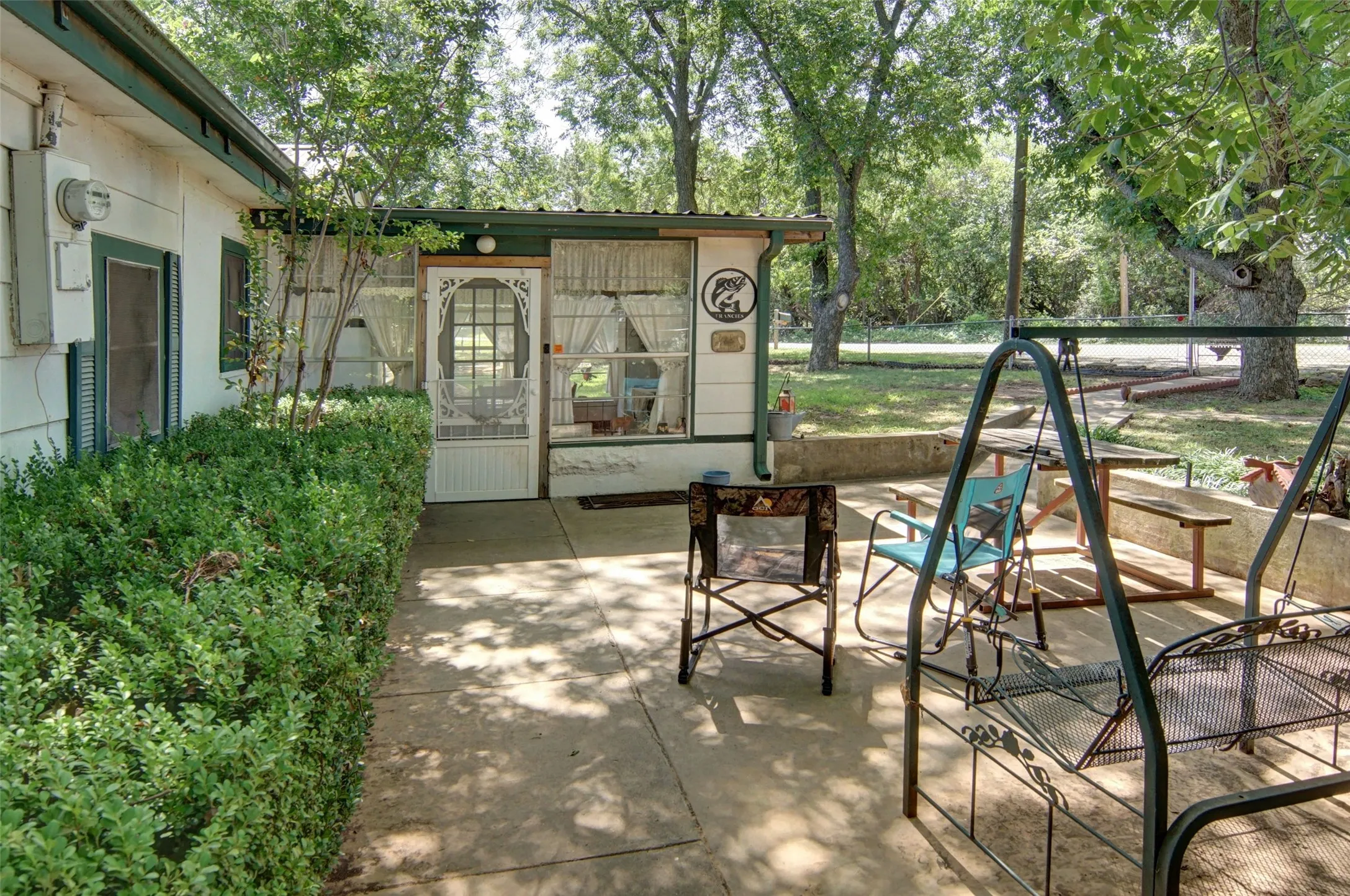 Single Family Residence For Sale in Palo Pinto County , 151 Rock Creek Loop, Possum Kingdom Lake, Texas 76449, 5 Bedroom, 4 Bathroom, Garage spaces, 2,913 Sqft, built in 1940, mls#21335653, Real Estate Agent in Possum Kingdom Lake, Homes For Sale in Palo Pinto county, Homes For Sale in Possum Kingdom Lake, Realtor in Possum Kingdom Lake Texas, Real Estate Brokerage Independent Realty Texas, Luminita Cordes Realtor