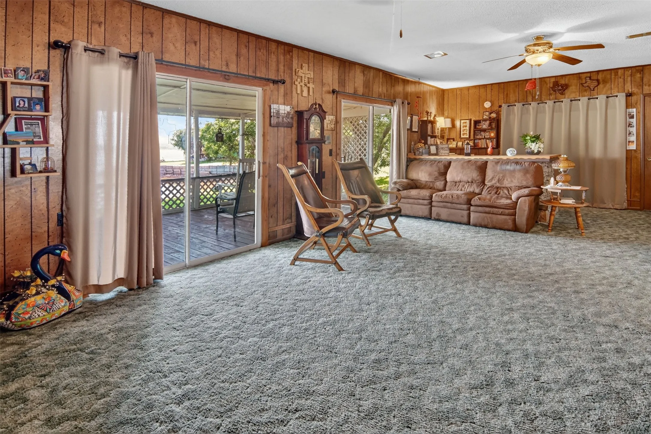Single Family Residence For Sale in Palo Pinto County , 151 Rock Creek Loop, Possum Kingdom Lake, Texas 76449, 5 Bedroom, 4 Bathroom, Garage spaces, 2,913 Sqft, built in 1940, mls#21335653, Real Estate Agent in Possum Kingdom Lake, Homes For Sale in Palo Pinto county, Homes For Sale in Possum Kingdom Lake, Realtor in Possum Kingdom Lake Texas, Real Estate Brokerage Independent Realty Texas, Luminita Cordes Realtor