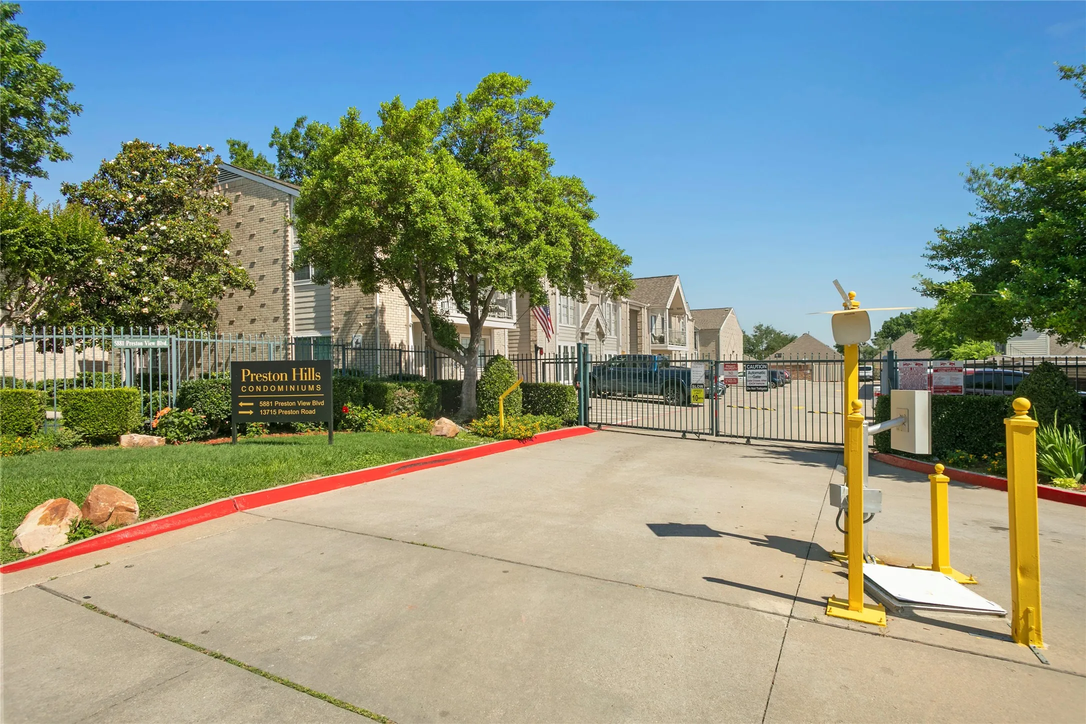 Condominium For Rent in Dallas County , 5881 Preston View Boulevard 202, Dallas, Texas 75240, 1 Bedroom, 1 Bathroom, Garage spaces, 747 Sqft, built in 1968, mls#21332265, Real Estate Agent in Dallas, Homes For Rent in Dallas county, Homes For Rent in Dallas, Realtor in Dallas Texas, Real Estate Brokerage Independent Realty Texas, Luminita Cordes Realtor