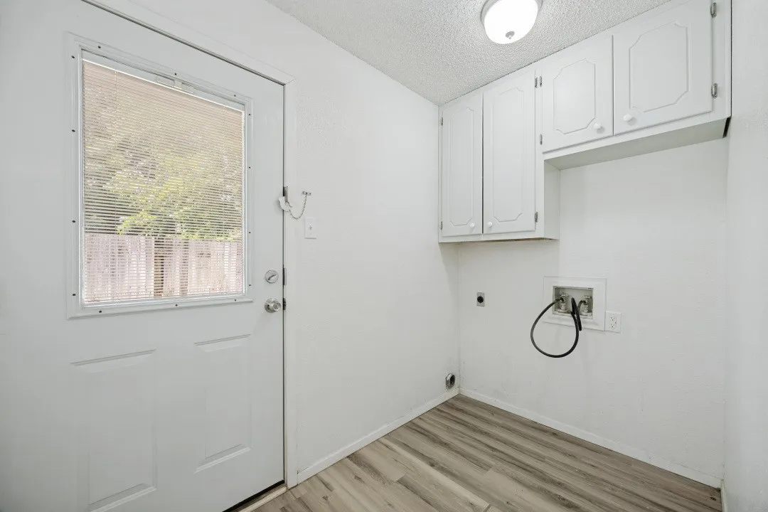Duplex For Rent in Grayson County , 808 W Belden Street 806, Sherman, Texas 75092, 2 Bedroom, 1 Bathroom, Garage spaces, 935 Sqft, built in 1985, mls#21332350, Real Estate Agent in Sherman, Homes For Rent in Grayson county, Homes For Rent in Sherman, Realtor in Sherman Texas, Real Estate Brokerage Independent Realty Texas, Luminita Cordes Realtor