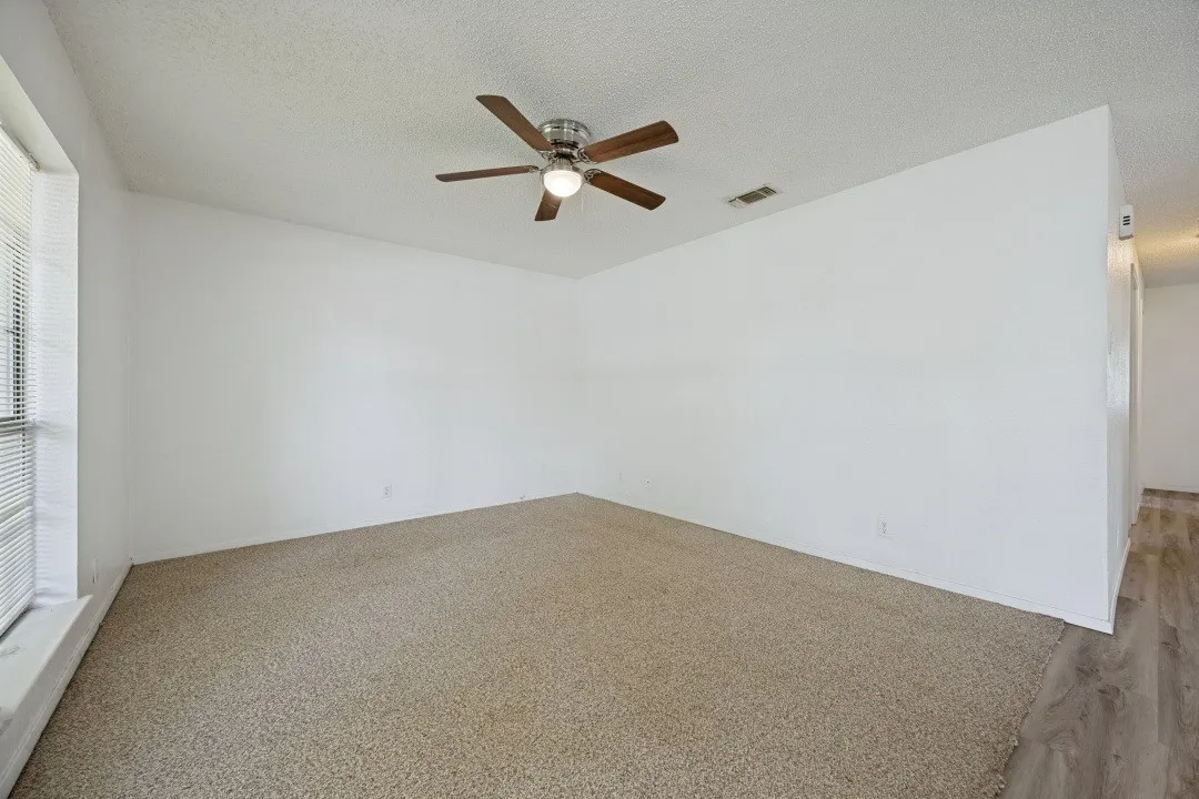 Duplex For Rent in Grayson County , 808 W Belden Street 806, Sherman, Texas 75092, 2 Bedroom, 1 Bathroom, Garage spaces, 935 Sqft, built in 1985, mls#21332350, Real Estate Agent in Sherman, Homes For Rent in Grayson county, Homes For Rent in Sherman, Realtor in Sherman Texas, Real Estate Brokerage Independent Realty Texas, Luminita Cordes Realtor