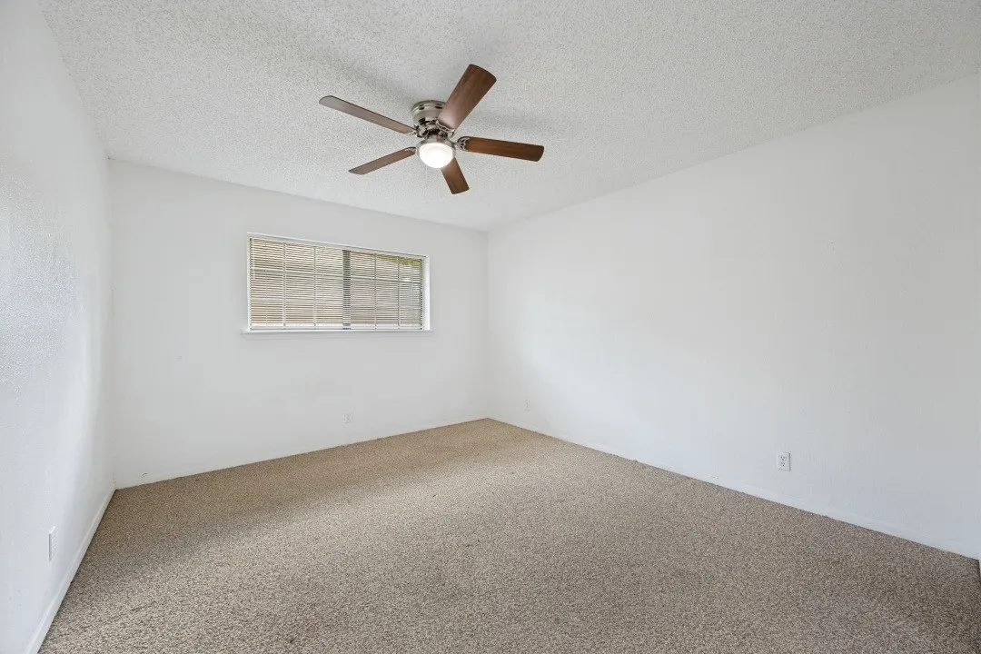 Duplex For Rent in Grayson County , 808 W Belden Street 806, Sherman, Texas 75092, 2 Bedroom, 1 Bathroom, Garage spaces, 935 Sqft, built in 1985, mls#21332350, Real Estate Agent in Sherman, Homes For Rent in Grayson county, Homes For Rent in Sherman, Realtor in Sherman Texas, Real Estate Brokerage Independent Realty Texas, Luminita Cordes Realtor