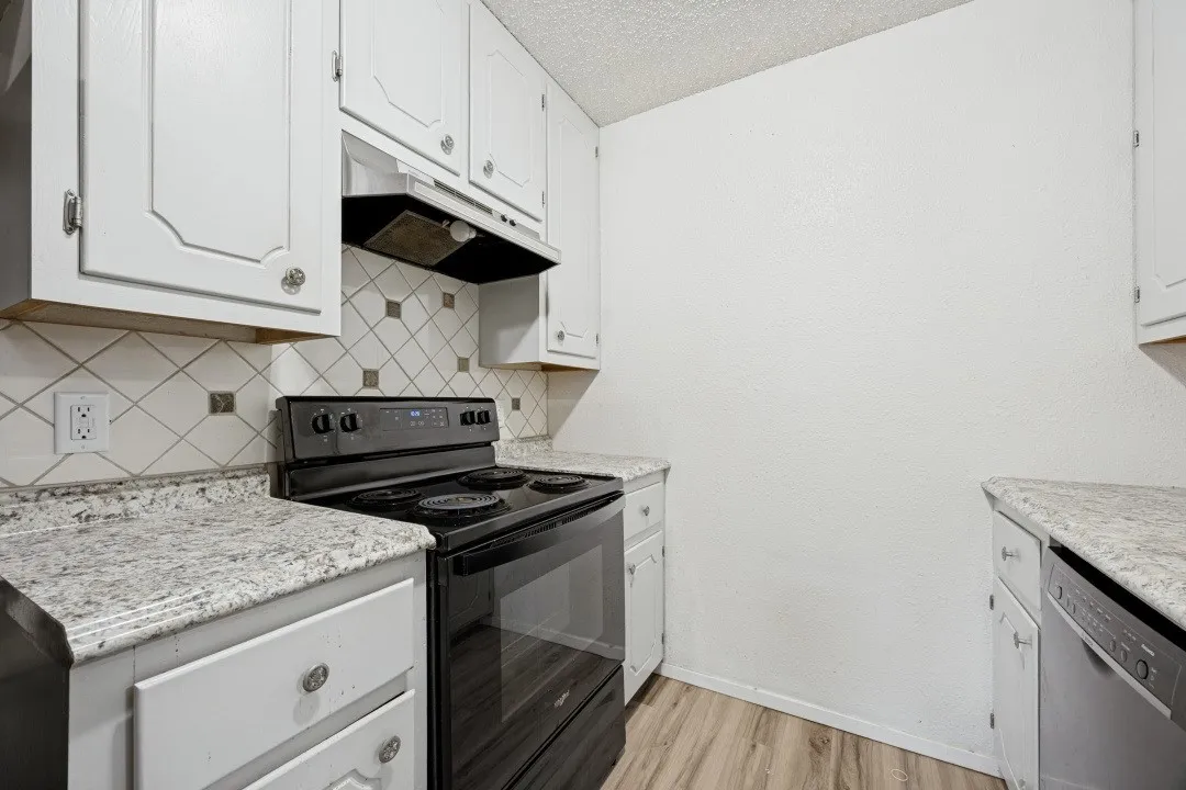 Duplex For Rent in Grayson County , 808 W Belden Street 806, Sherman, Texas 75092, 2 Bedroom, 1 Bathroom, Garage spaces, 935 Sqft, built in 1985, mls#21332350, Real Estate Agent in Sherman, Homes For Rent in Grayson county, Homes For Rent in Sherman, Realtor in Sherman Texas, Real Estate Brokerage Independent Realty Texas, Luminita Cordes Realtor