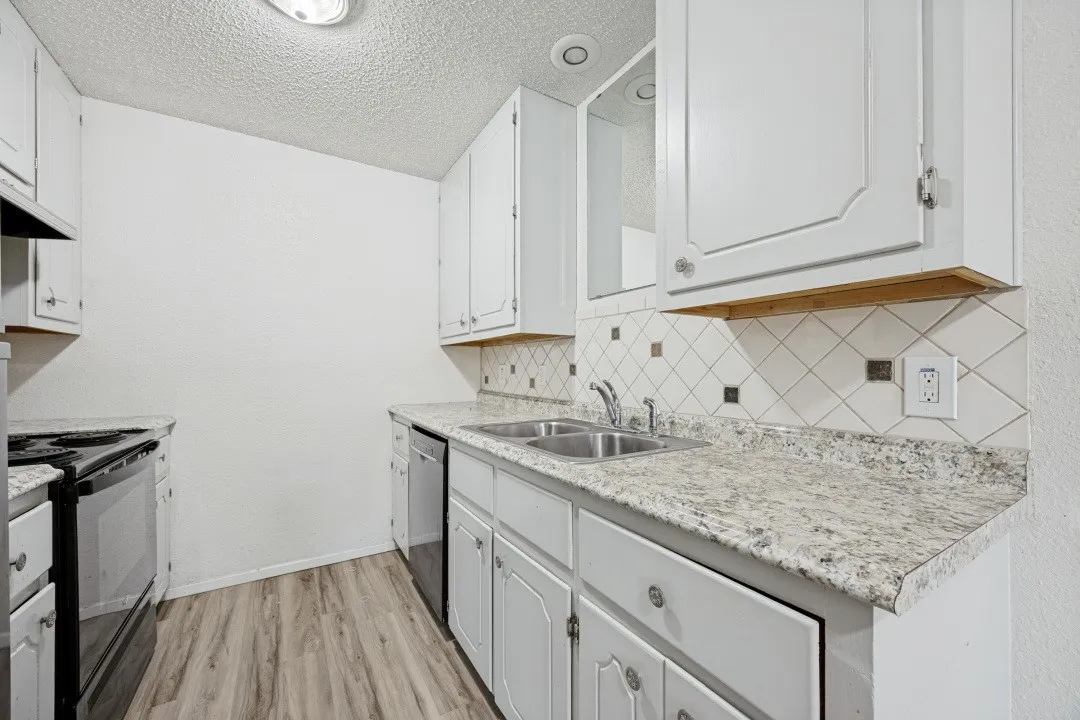 Duplex For Rent in Grayson County , 808 W Belden Street 806, Sherman, Texas 75092, 2 Bedroom, 1 Bathroom, Garage spaces, 935 Sqft, built in 1985, mls#21332350, Real Estate Agent in Sherman, Homes For Rent in Grayson county, Homes For Rent in Sherman, Realtor in Sherman Texas, Real Estate Brokerage Independent Realty Texas, Luminita Cordes Realtor