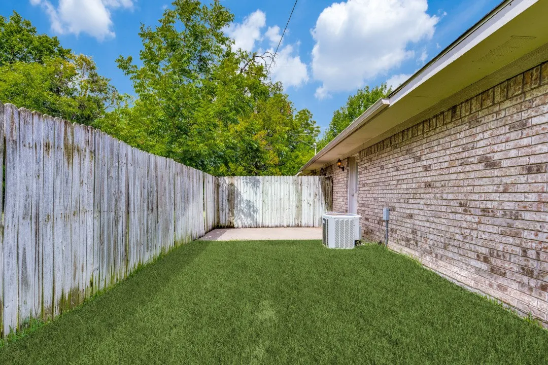 Duplex For Rent in Grayson County , 808 W Belden Street 806, Sherman, Texas 75092, 2 Bedroom, 1 Bathroom, Garage spaces, 935 Sqft, built in 1985, mls#21332350, Real Estate Agent in Sherman, Homes For Rent in Grayson county, Homes For Rent in Sherman, Realtor in Sherman Texas, Real Estate Brokerage Independent Realty Texas, Luminita Cordes Realtor