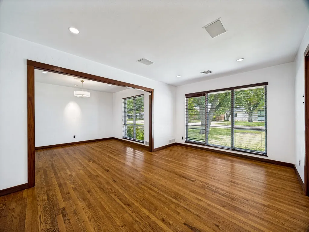 Single Family Residence For Rent in Dallas County , 5938 Willow Lane, Dallas, Texas 75230, 3 Bedroom, 3 Bathroom, 2 Garage spaces, 2,116 Sqft, built in 1959, mls#21330381, Real Estate Agent in Dallas, Homes For Rent in Dallas county, Homes For Rent in Dallas, Realtor in Dallas Texas, Real Estate Brokerage Independent Realty Texas, Luminita Cordes Realtor