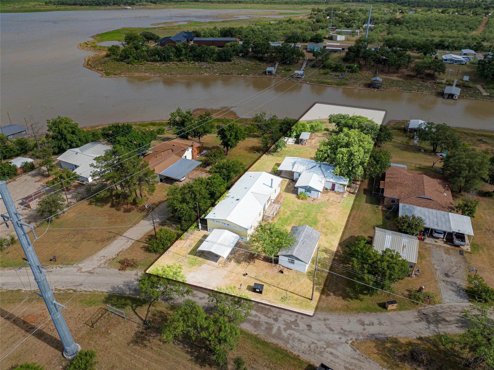 Mobile Home For Sale in Stephens County , 2517 County Road 215, Breckenridge, Texas 76424, 4 Bedroom, 3 Bathroom, Garage spaces, 1,820 Sqft, built in 1995, mls#21335153, Real Estate Agent in Breckenridge, Homes For Sale in Stephens county, Homes For Sale in Breckenridge, Realtor in Breckenridge Texas, Real Estate Brokerage Independent Realty Texas, Luminita Cordes Realtor