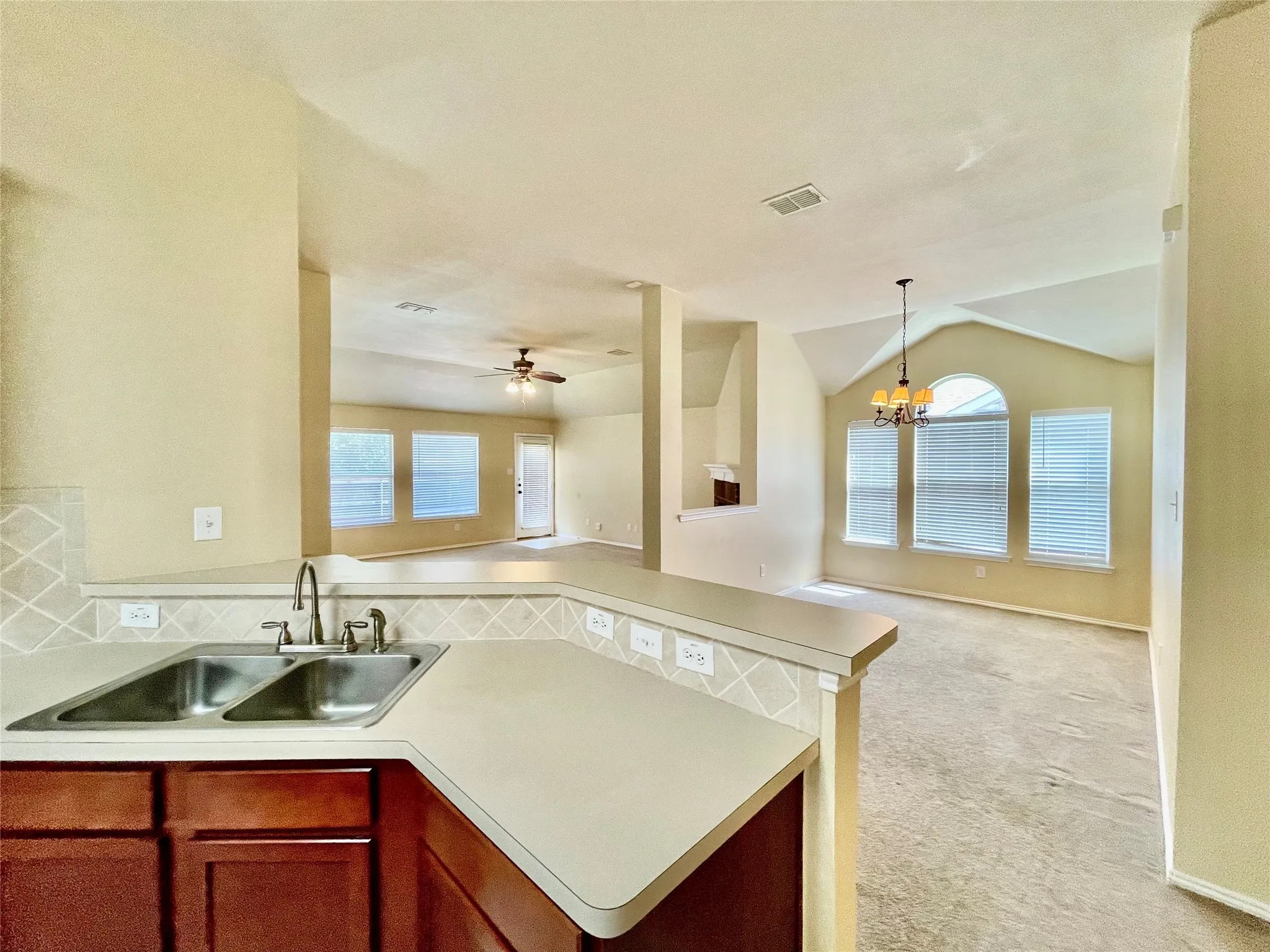 Single Family Residence For Rent in Collin County , 1535 Silver Spur Drive, Allen, Texas 75002, 3 Bedroom, 2 Bathroom, 2 Garage spaces, 1,843 Sqft, built in 2003, mls#21335666, Real Estate Agent in Allen, Homes For Rent in Collin county, Homes For Rent in Allen, Realtor in Allen Texas, Real Estate Brokerage Independent Realty Texas, Luminita Cordes Realtor