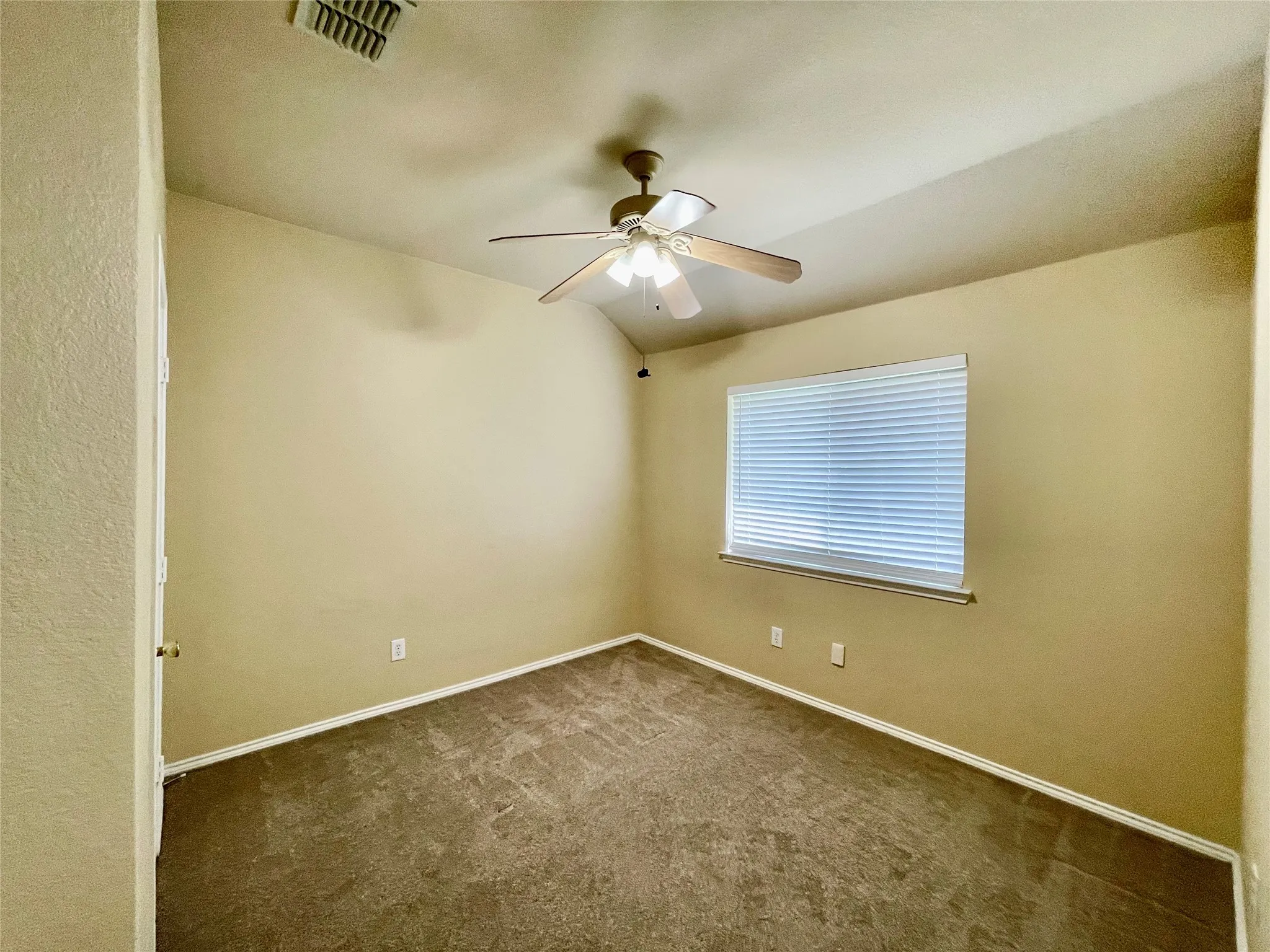 Single Family Residence For Rent in Collin County , 1535 Silver Spur Drive, Allen, Texas 75002, 3 Bedroom, 2 Bathroom, 2 Garage spaces, 1,843 Sqft, built in 2003, mls#21335666, Real Estate Agent in Allen, Homes For Rent in Collin county, Homes For Rent in Allen, Realtor in Allen Texas, Real Estate Brokerage Independent Realty Texas, Luminita Cordes Realtor