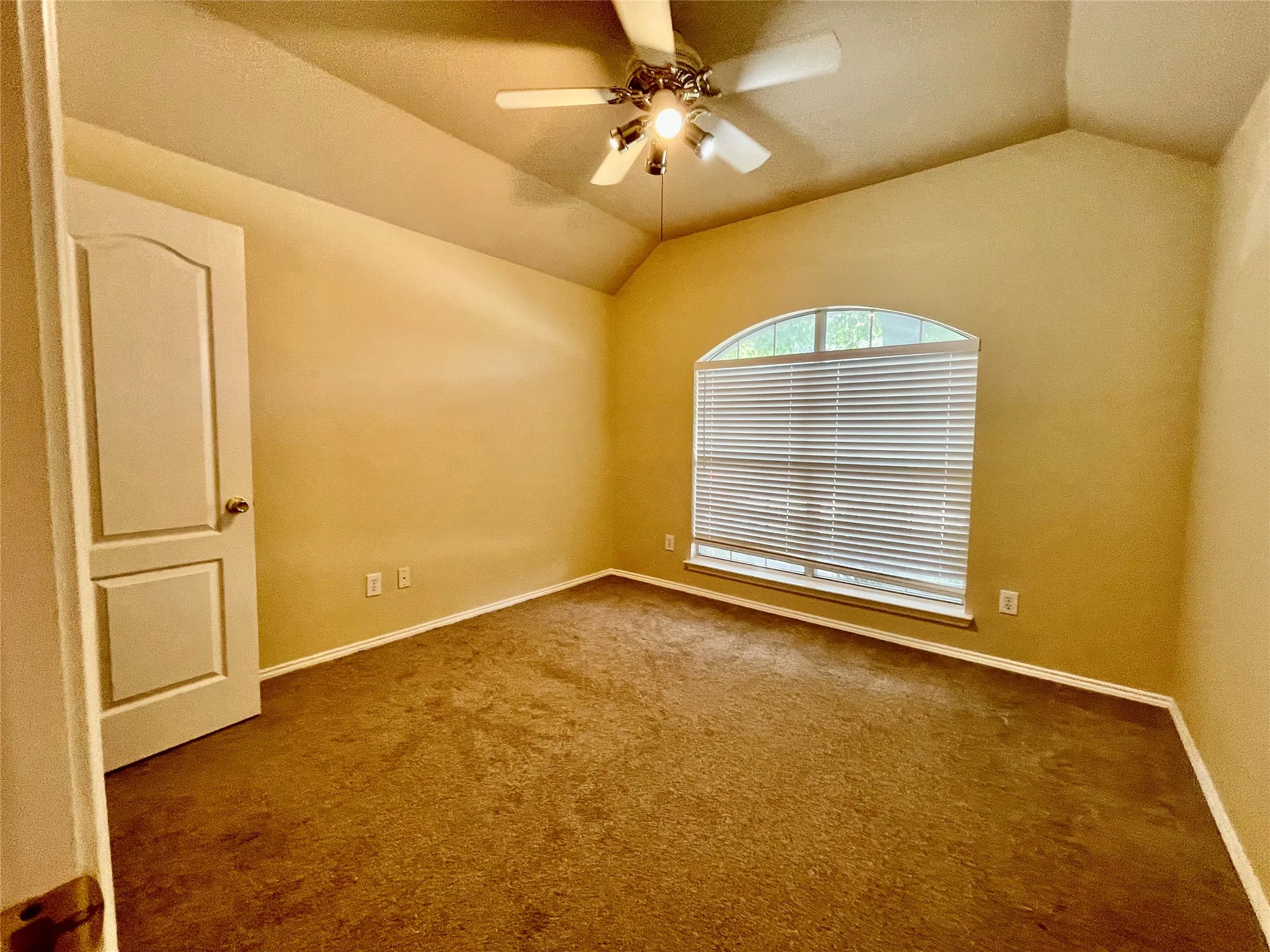 Single Family Residence For Rent in Collin County , 1535 Silver Spur Drive, Allen, Texas 75002, 3 Bedroom, 2 Bathroom, 2 Garage spaces, 1,843 Sqft, built in 2003, mls#21335666, Real Estate Agent in Allen, Homes For Rent in Collin county, Homes For Rent in Allen, Realtor in Allen Texas, Real Estate Brokerage Independent Realty Texas, Luminita Cordes Realtor