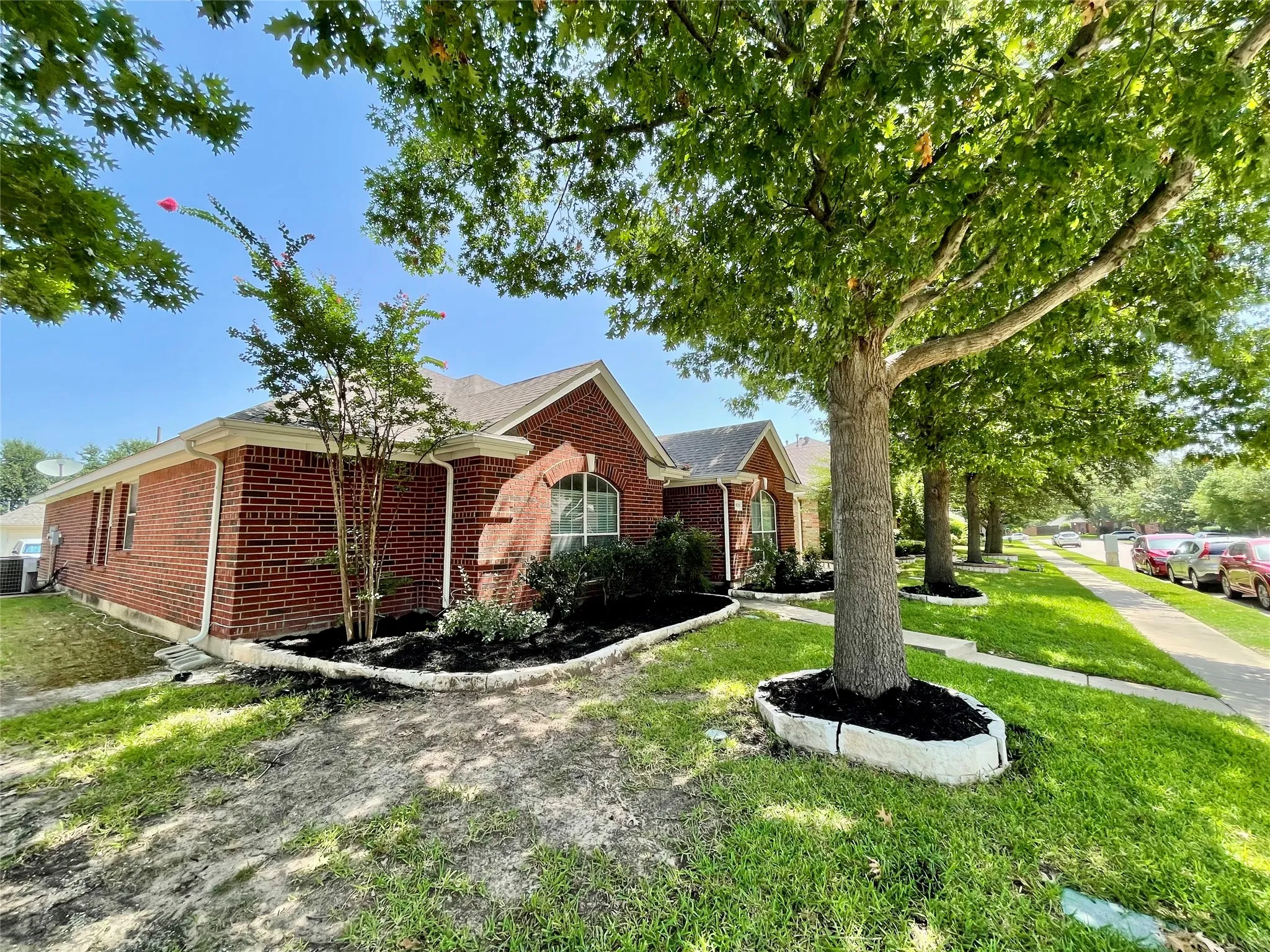 Single Family Residence For Rent in Collin County , 1535 Silver Spur Drive, Allen, Texas 75002, 3 Bedroom, 2 Bathroom, 2 Garage spaces, 1,843 Sqft, built in 2003, mls#21335666, Real Estate Agent in Allen, Homes For Rent in Collin county, Homes For Rent in Allen, Realtor in Allen Texas, Real Estate Brokerage Independent Realty Texas, Luminita Cordes Realtor