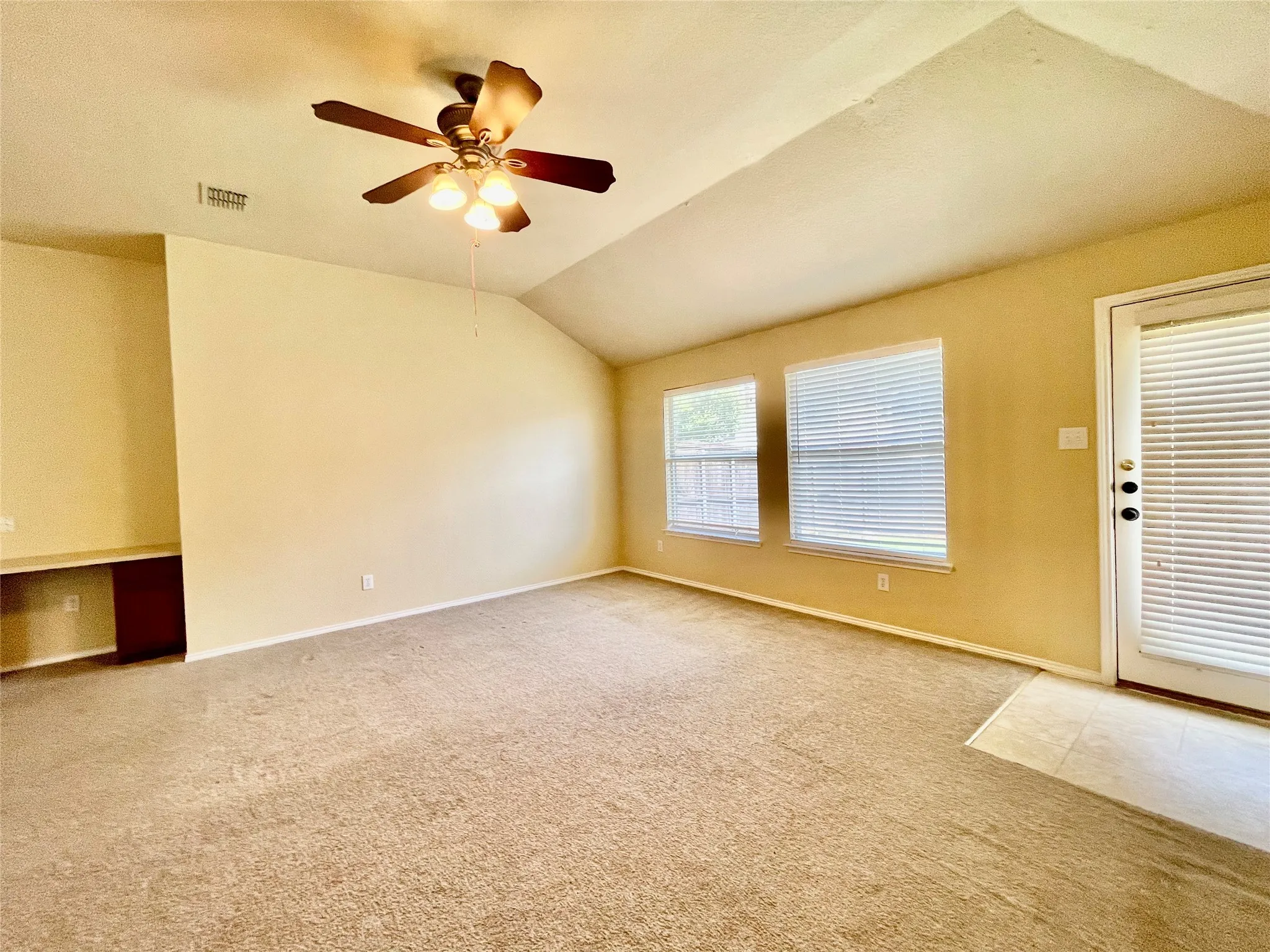 Single Family Residence For Rent in Collin County , 1535 Silver Spur Drive, Allen, Texas 75002, 3 Bedroom, 2 Bathroom, 2 Garage spaces, 1,843 Sqft, built in 2003, mls#21335666, Real Estate Agent in Allen, Homes For Rent in Collin county, Homes For Rent in Allen, Realtor in Allen Texas, Real Estate Brokerage Independent Realty Texas, Luminita Cordes Realtor