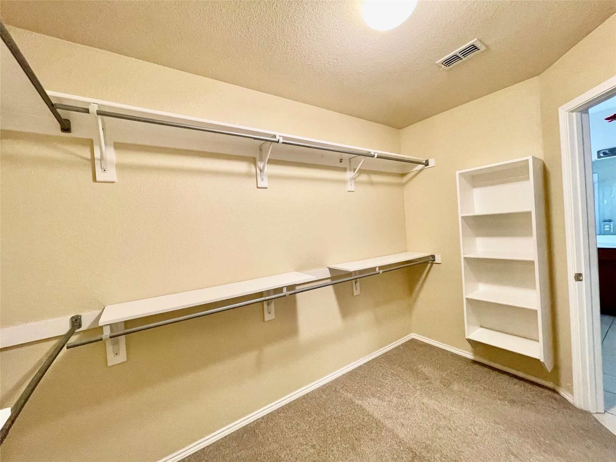 Single Family Residence For Rent in Collin County , 1535 Silver Spur Drive, Allen, Texas 75002, 3 Bedroom, 2 Bathroom, 2 Garage spaces, 1,843 Sqft, built in 2003, mls#21335666, Real Estate Agent in Allen, Homes For Rent in Collin county, Homes For Rent in Allen, Realtor in Allen Texas, Real Estate Brokerage Independent Realty Texas, Luminita Cordes Realtor