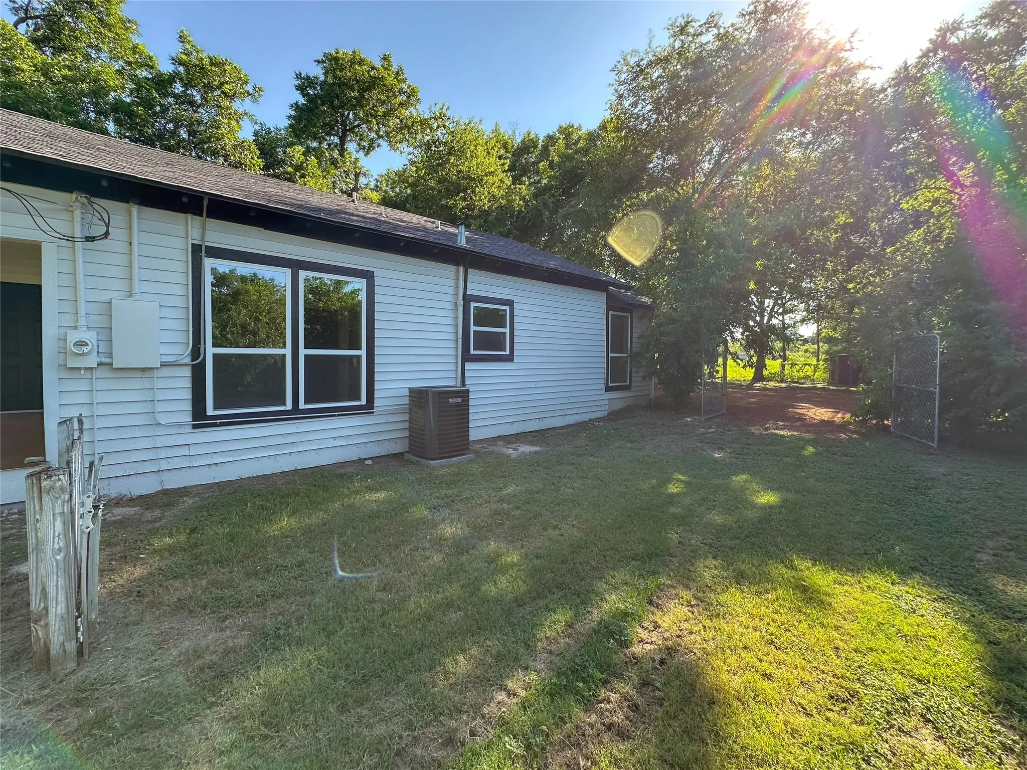 Single Family Residence For Rent in Somervell County , 403 N Gaither Street, Glen Rose, Texas 76043, 3 Bedroom, 2 Bathroom, Garage spaces, 1,472 Sqft, built in 0, mls#21335667, Real Estate Agent in Glen Rose, Homes For Rent in Somervell county, Homes For Rent in Glen Rose, Realtor in Glen Rose Texas, Real Estate Brokerage Independent Realty Texas, Luminita Cordes Realtor