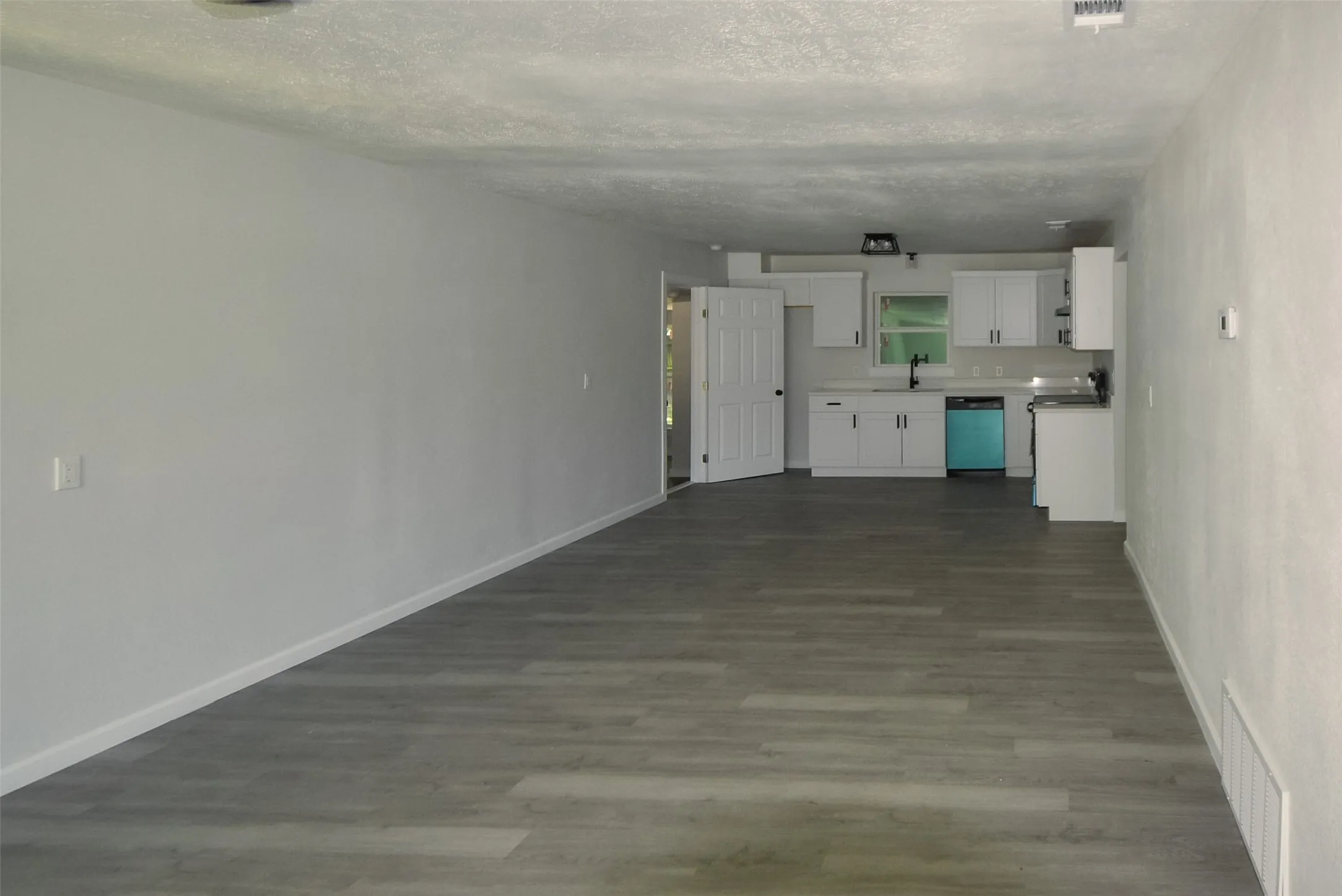 Single Family Residence For Rent in Somervell County , 403 N Gaither Street, Glen Rose, Texas 76043, 3 Bedroom, 2 Bathroom, Garage spaces, 1,472 Sqft, built in 0, mls#21335667, Real Estate Agent in Glen Rose, Homes For Rent in Somervell county, Homes For Rent in Glen Rose, Realtor in Glen Rose Texas, Real Estate Brokerage Independent Realty Texas, Luminita Cordes Realtor
