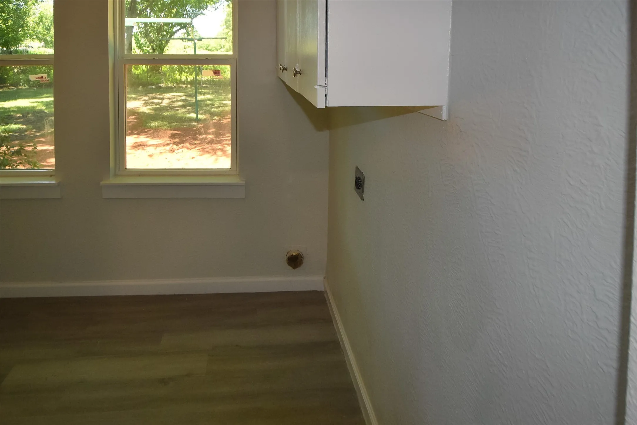 Single Family Residence For Rent in Somervell County , 403 N Gaither Street, Glen Rose, Texas 76043, 3 Bedroom, 2 Bathroom, Garage spaces, 1,472 Sqft, built in 0, mls#21335667, Real Estate Agent in Glen Rose, Homes For Rent in Somervell county, Homes For Rent in Glen Rose, Realtor in Glen Rose Texas, Real Estate Brokerage Independent Realty Texas, Luminita Cordes Realtor