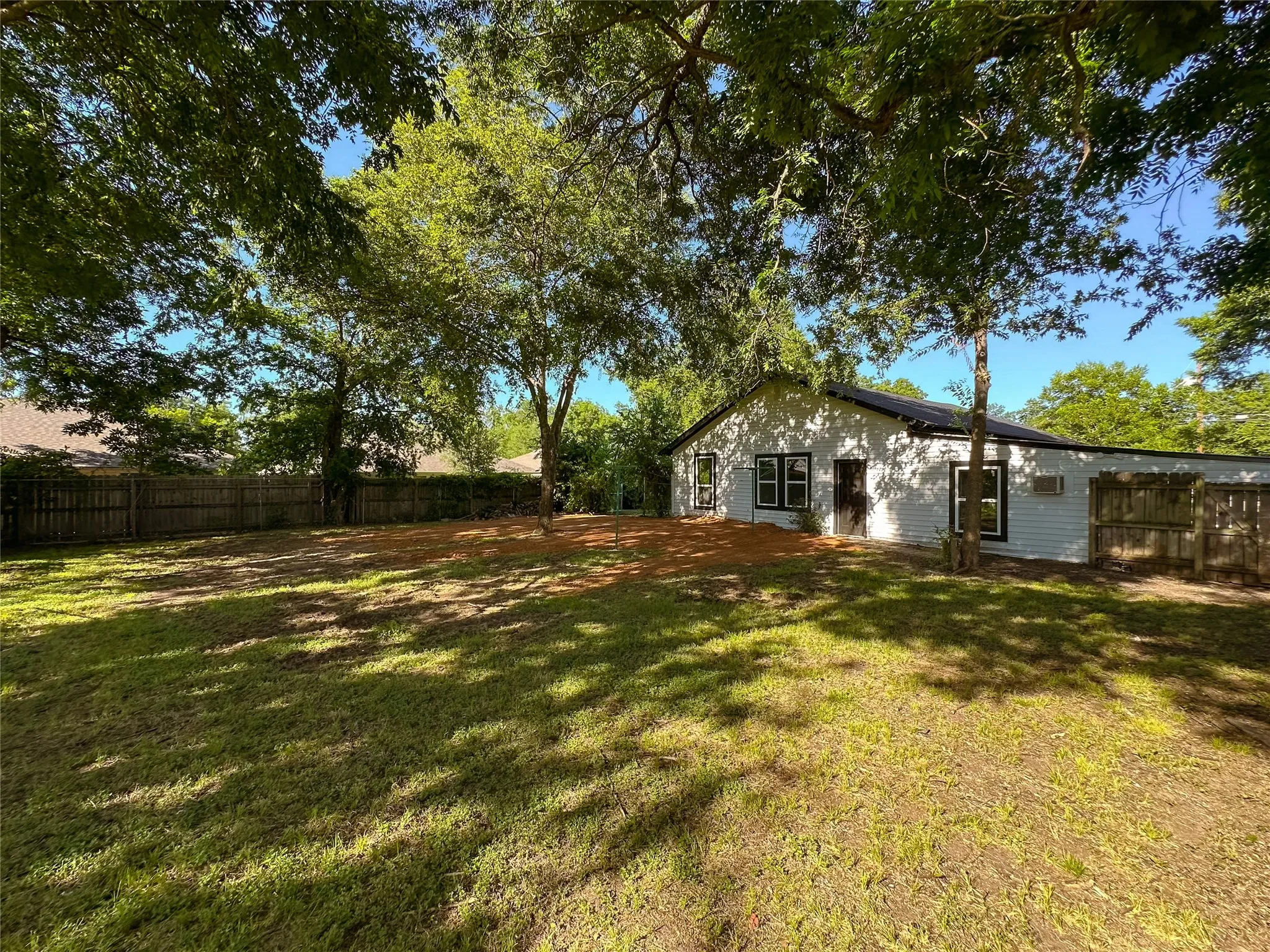 Single Family Residence For Rent in Somervell County , 403 N Gaither Street, Glen Rose, Texas 76043, 3 Bedroom, 2 Bathroom, Garage spaces, 1,472 Sqft, built in 0, mls#21335667, Real Estate Agent in Glen Rose, Homes For Rent in Somervell county, Homes For Rent in Glen Rose, Realtor in Glen Rose Texas, Real Estate Brokerage Independent Realty Texas, Luminita Cordes Realtor