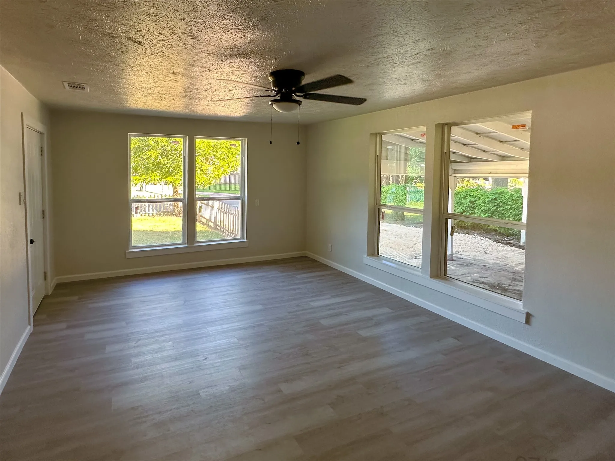 Single Family Residence For Rent in Somervell County , 403 N Gaither Street, Glen Rose, Texas 76043, 3 Bedroom, 2 Bathroom, Garage spaces, 1,472 Sqft, built in 0, mls#21335667, Real Estate Agent in Glen Rose, Homes For Rent in Somervell county, Homes For Rent in Glen Rose, Realtor in Glen Rose Texas, Real Estate Brokerage Independent Realty Texas, Luminita Cordes Realtor