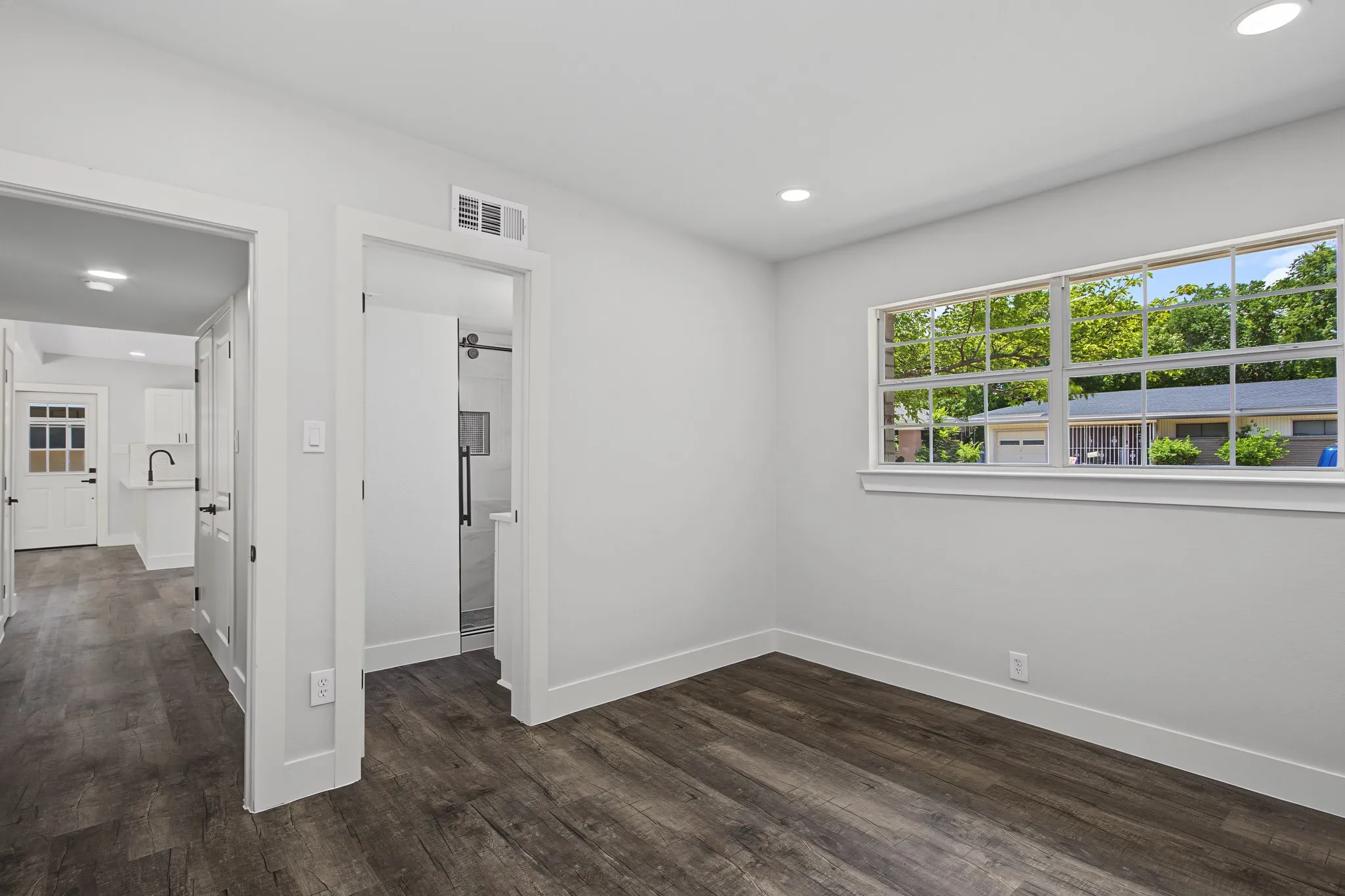 Single Family Residence For Sale in Tarrant County , 4608 Reed Street, Fort Worth, Texas 76119, 3 Bedroom, 2 Bathroom, Garage spaces, 1,050 Sqft, built in 1958, mls#21335012, Real Estate Agent in Fort Worth, Homes For Sale in Tarrant county, Homes For Sale in Fort Worth, Realtor in Fort Worth Texas, Real Estate Brokerage Independent Realty Texas, Luminita Cordes Realtor