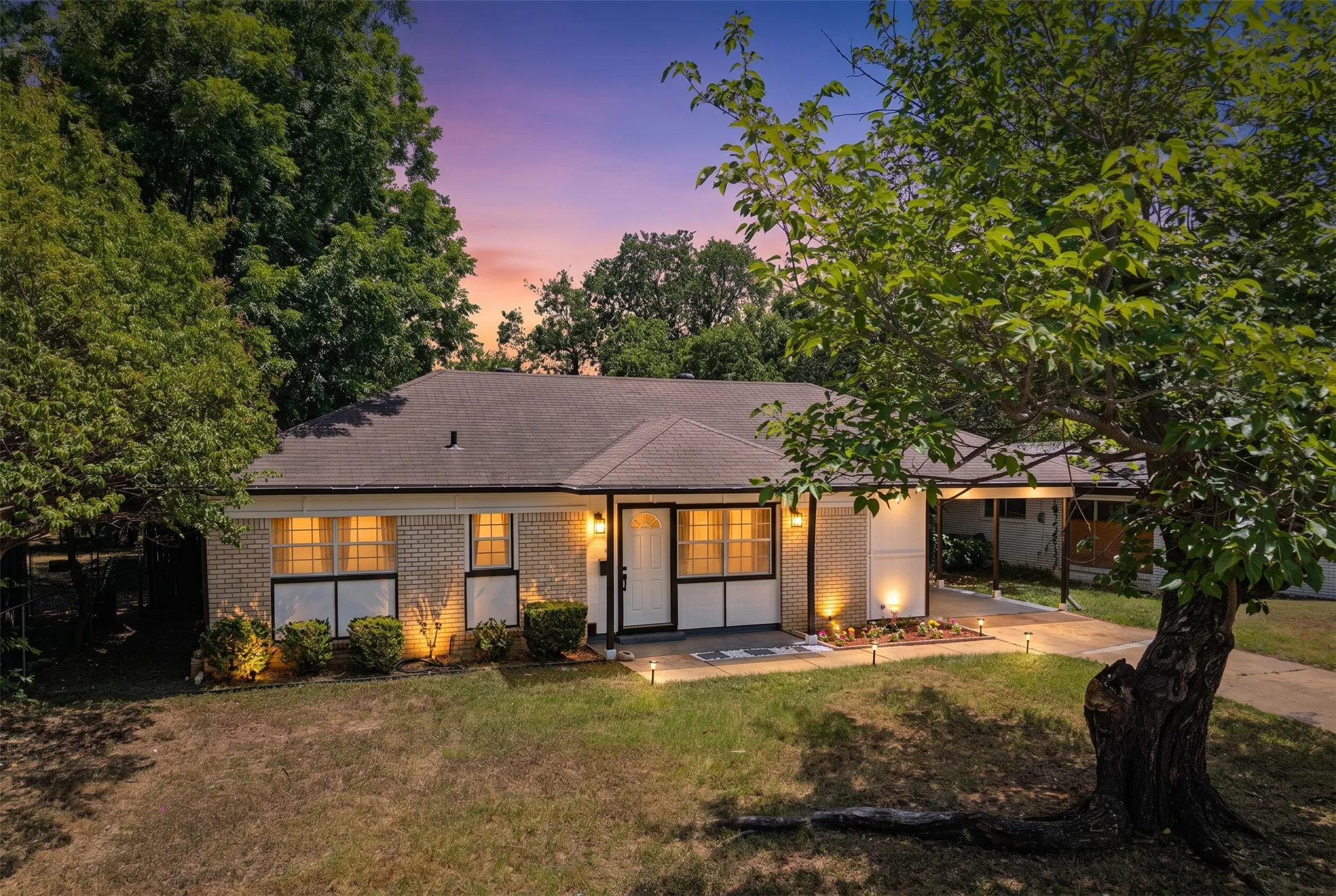 Single Family Residence For Sale in Tarrant County , 4608 Reed Street, Fort Worth, Texas 76119, 3 Bedroom, 2 Bathroom, Garage spaces, 1,050 Sqft, built in 1958, mls#21335012, Real Estate Agent in Fort Worth, Homes For Sale in Tarrant county, Homes For Sale in Fort Worth, Realtor in Fort Worth Texas, Real Estate Brokerage Independent Realty Texas, Luminita Cordes Realtor
