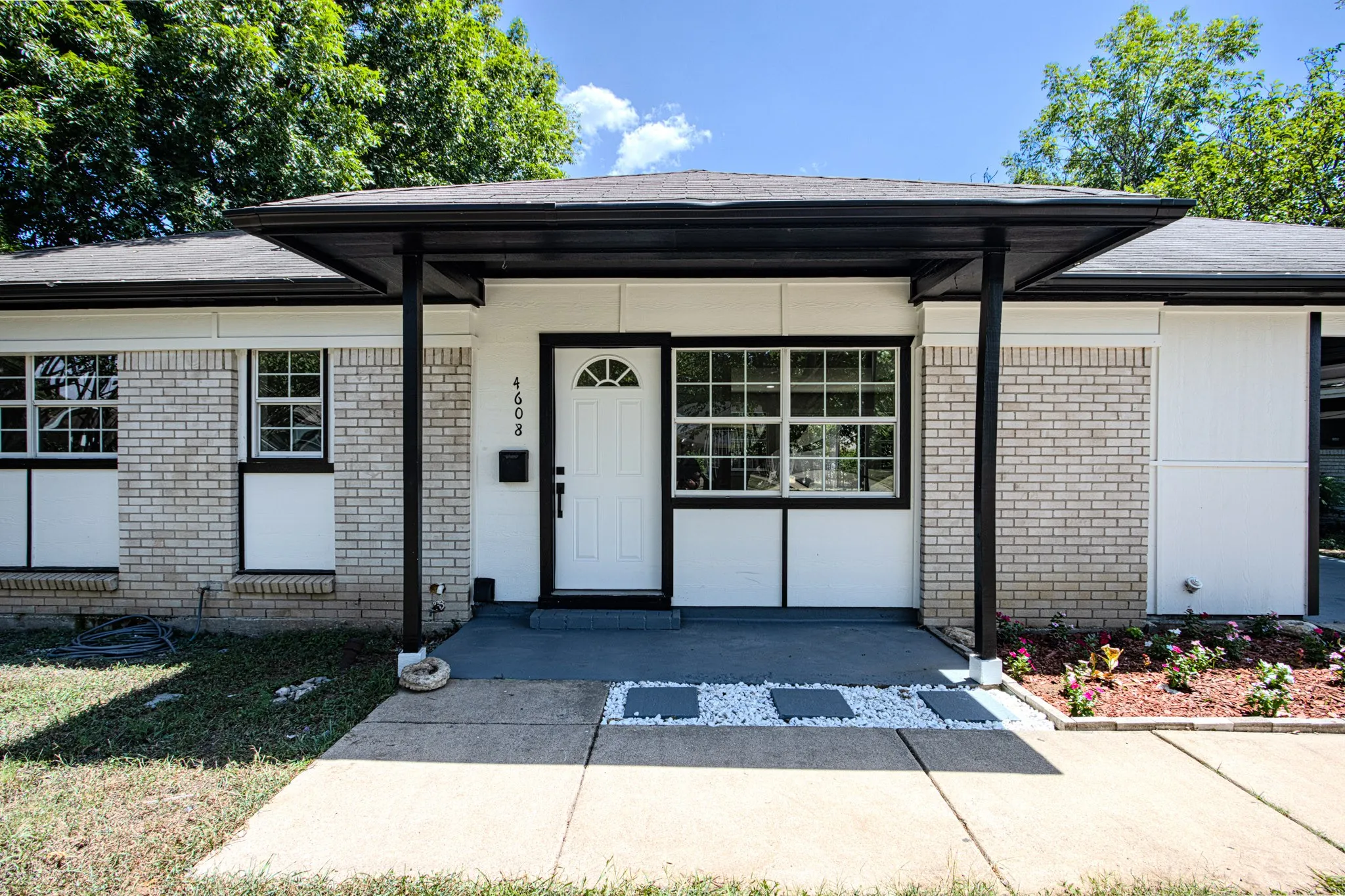Single Family Residence For Sale in Tarrant County , 4608 Reed Street, Fort Worth, Texas 76119, 3 Bedroom, 2 Bathroom, Garage spaces, 1,050 Sqft, built in 1958, mls#21335012, Real Estate Agent in Fort Worth, Homes For Sale in Tarrant county, Homes For Sale in Fort Worth, Realtor in Fort Worth Texas, Real Estate Brokerage Independent Realty Texas, Luminita Cordes Realtor