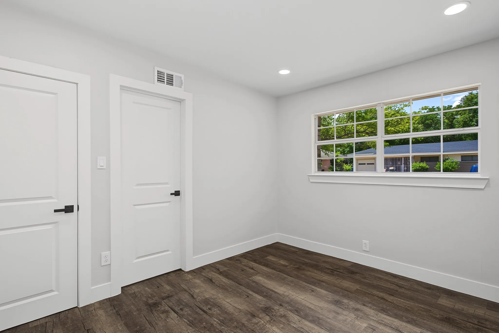 Single Family Residence For Sale in Tarrant County , 4608 Reed Street, Fort Worth, Texas 76119, 3 Bedroom, 2 Bathroom, Garage spaces, 1,050 Sqft, built in 1958, mls#21335012, Real Estate Agent in Fort Worth, Homes For Sale in Tarrant county, Homes For Sale in Fort Worth, Realtor in Fort Worth Texas, Real Estate Brokerage Independent Realty Texas, Luminita Cordes Realtor