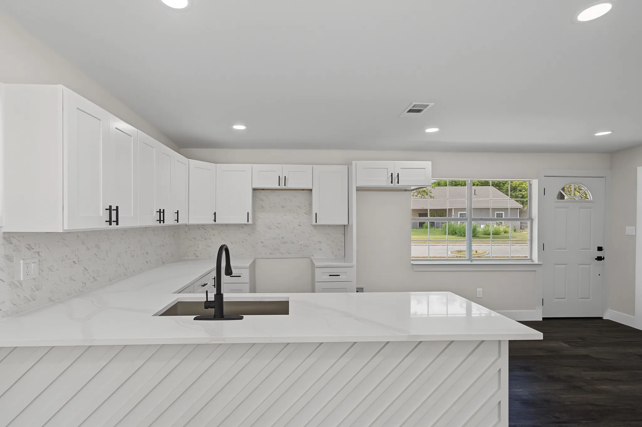 Single Family Residence For Sale in Tarrant County , 4608 Reed Street, Fort Worth, Texas 76119, 3 Bedroom, 2 Bathroom, Garage spaces, 1,050 Sqft, built in 1958, mls#21335012, Real Estate Agent in Fort Worth, Homes For Sale in Tarrant county, Homes For Sale in Fort Worth, Realtor in Fort Worth Texas, Real Estate Brokerage Independent Realty Texas, Luminita Cordes Realtor